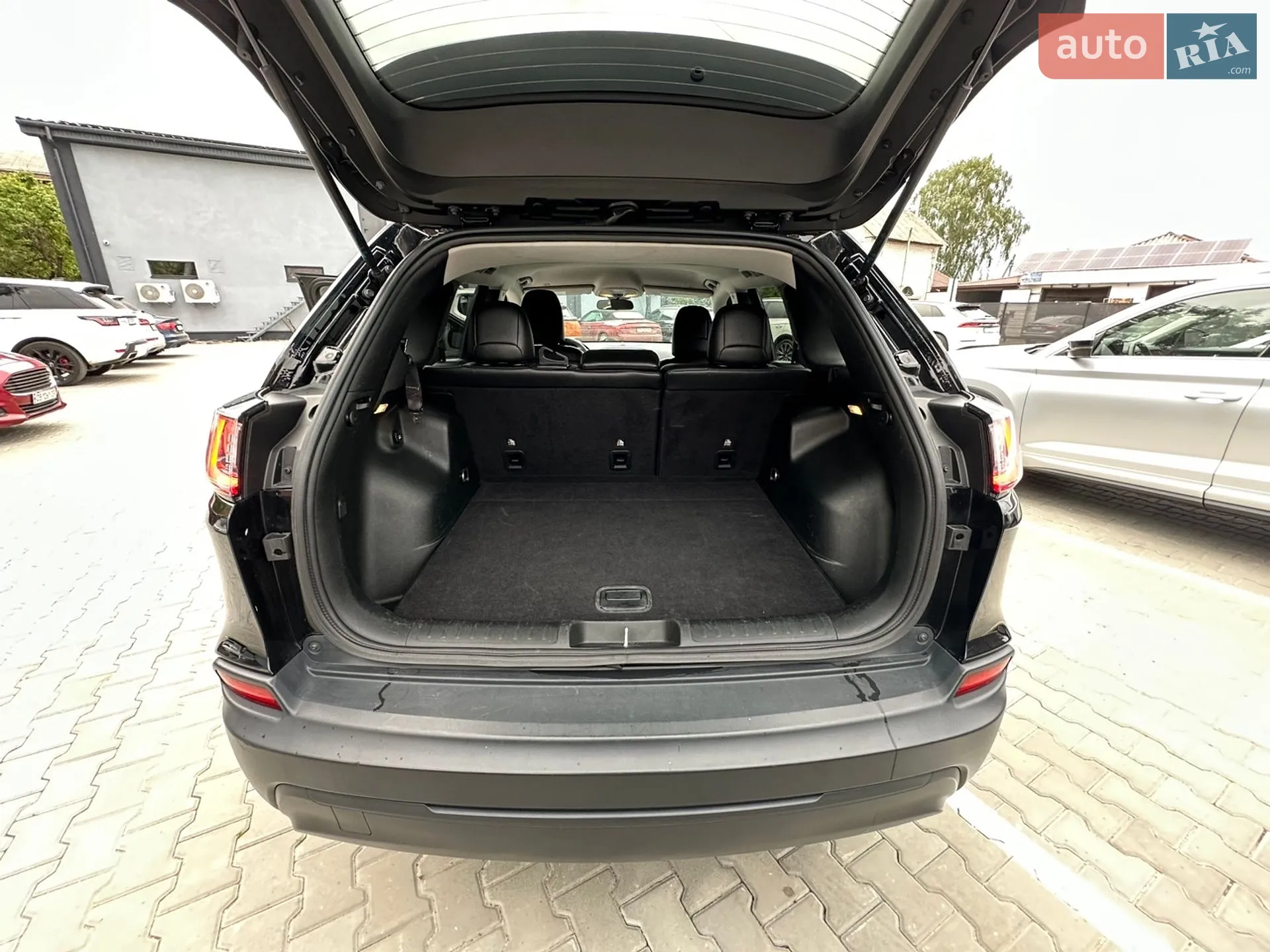 2019 Jeep Cherokee - мініатюра 38