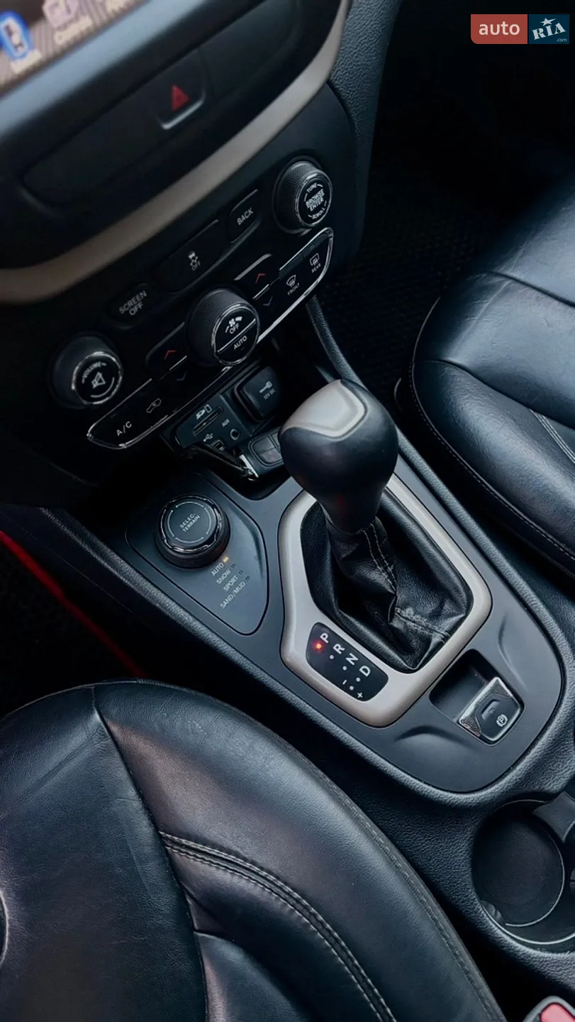 2016 Jeep Cherokee - мініатюра 10