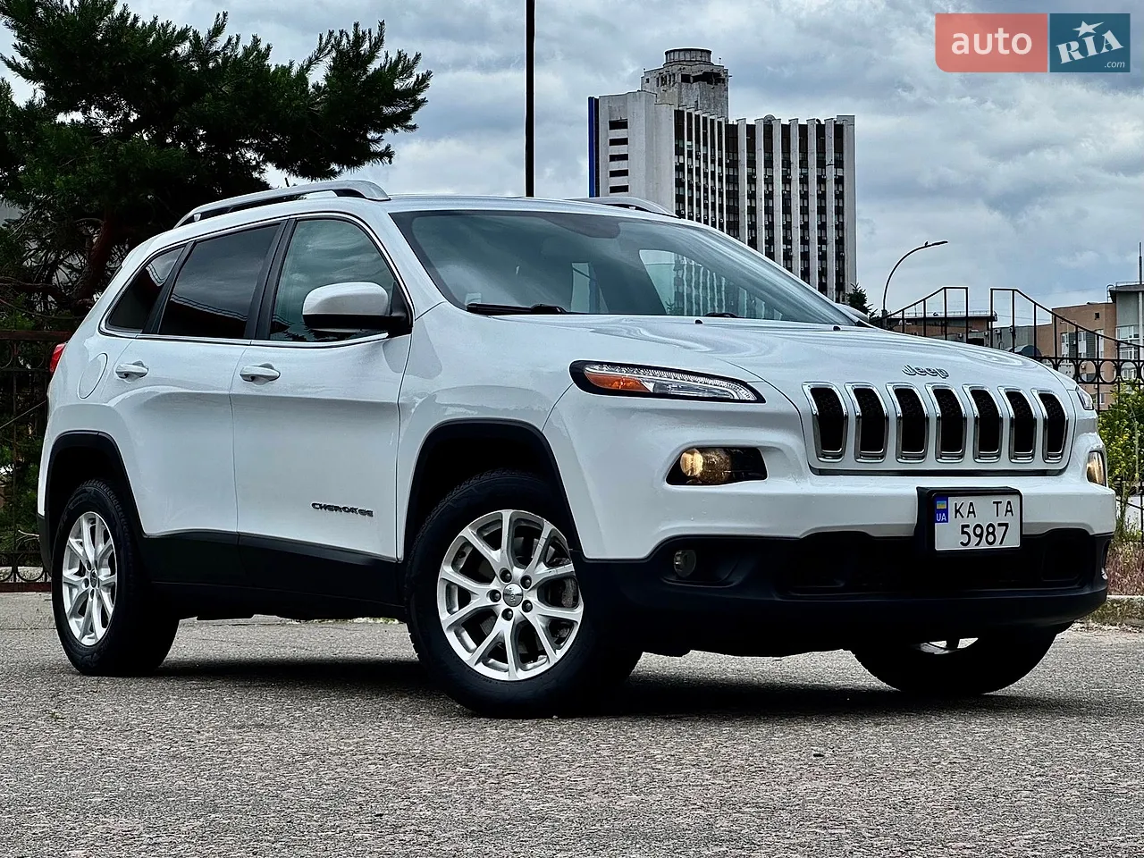 2015 Jeep Cherokee - мініатюра 29