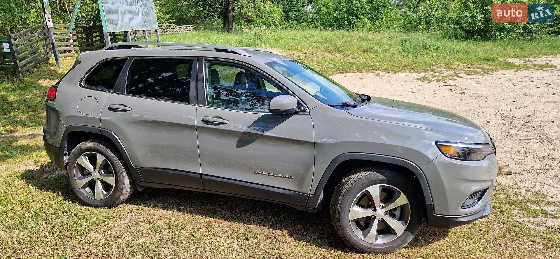 2020 Jeep Cherokee - мініатюра 5