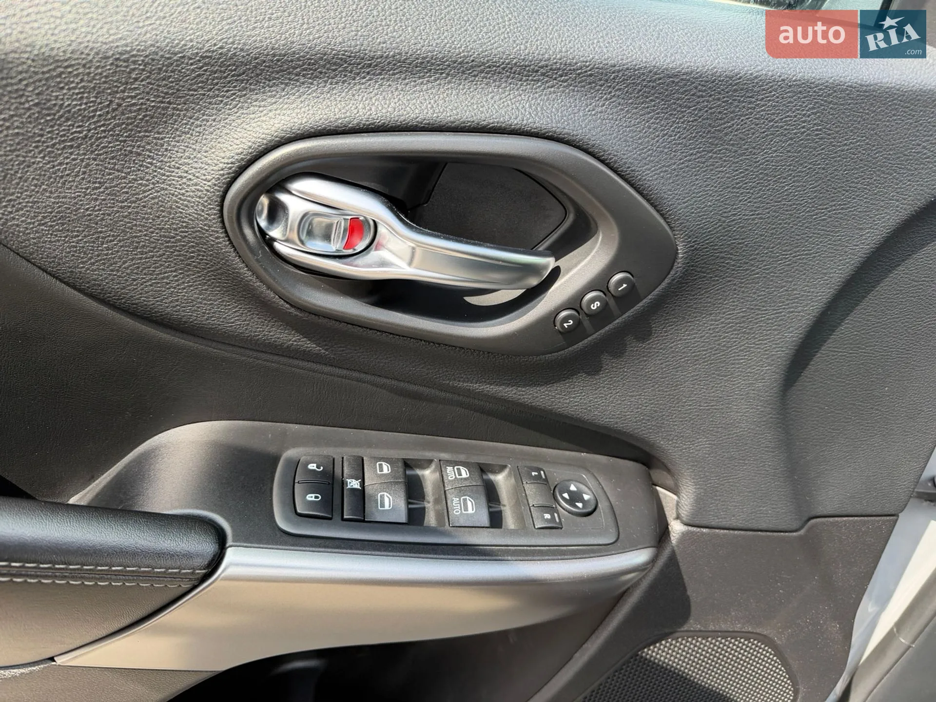 2019 Jeep Cherokee - мініатюра 10