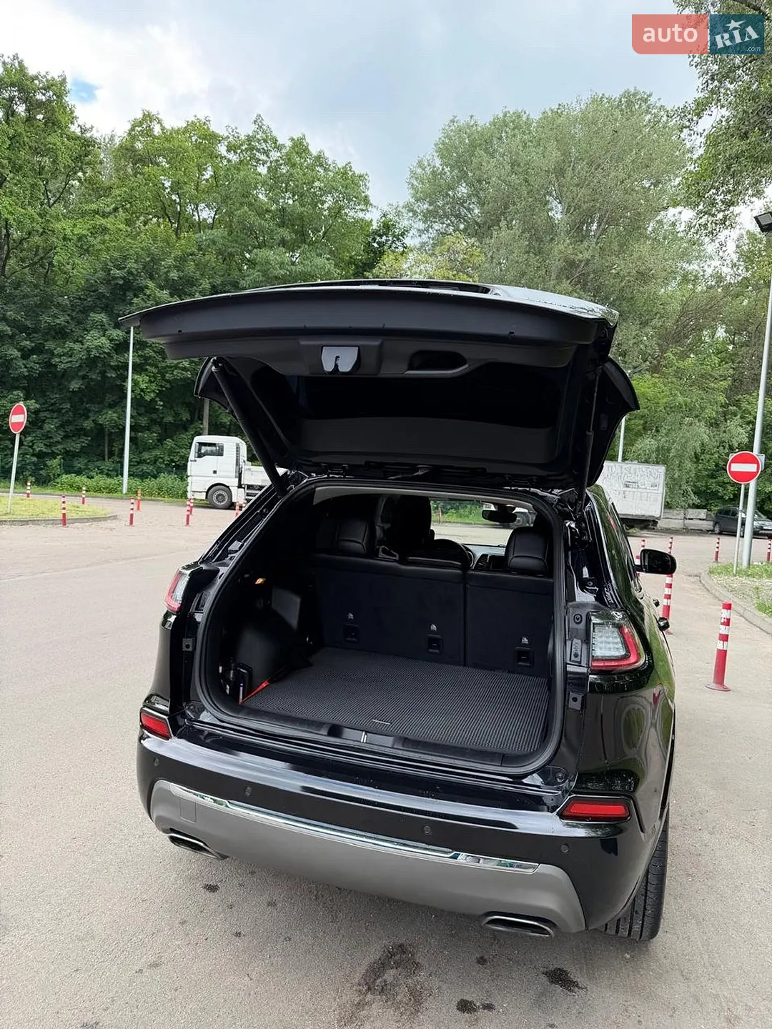 2019 Jeep Cherokee - мініатюра 10
