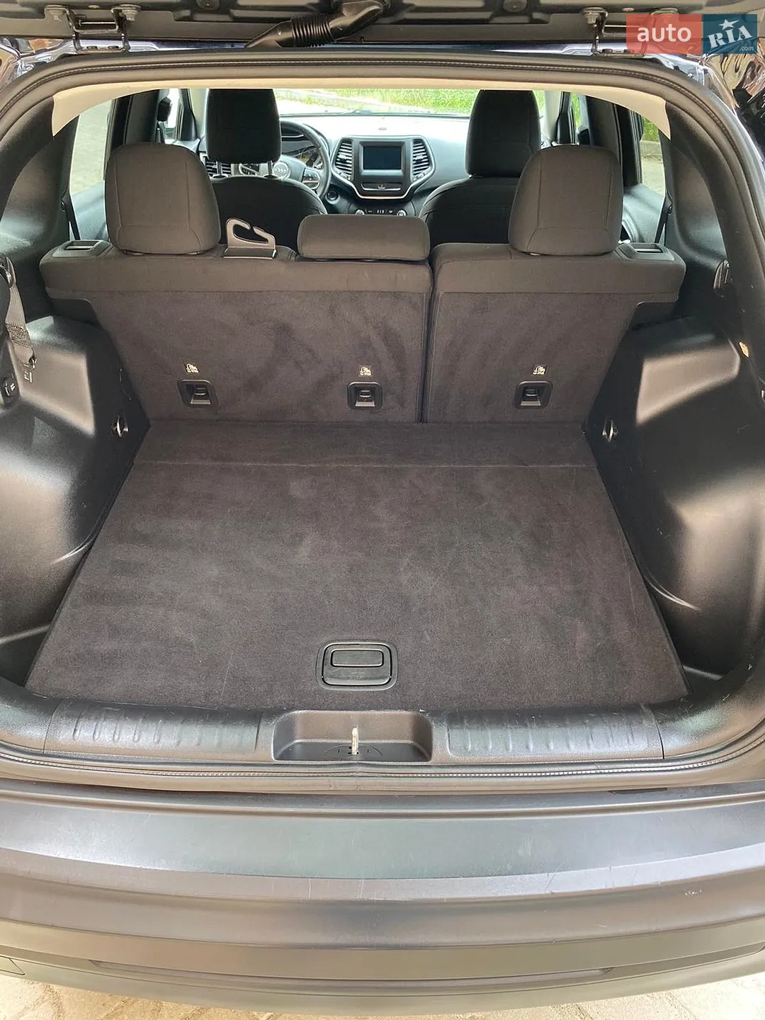 2019 Jeep Cherokee - мініатюра 23