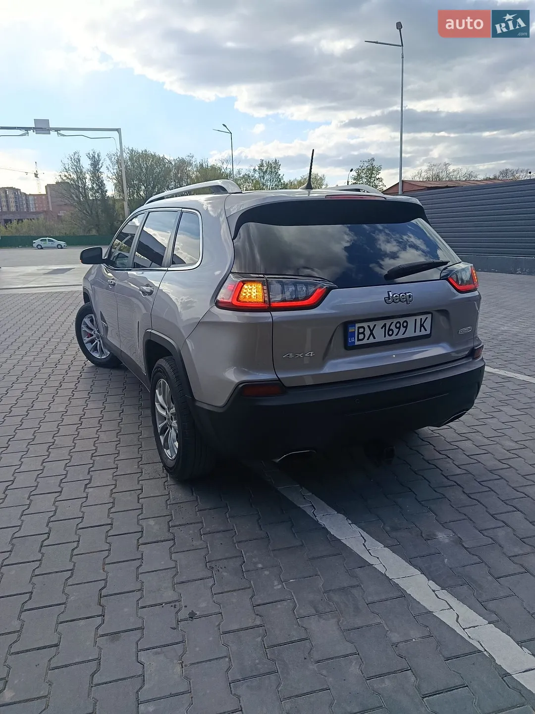 2018 Jeep Cherokee - мініатюра 3
