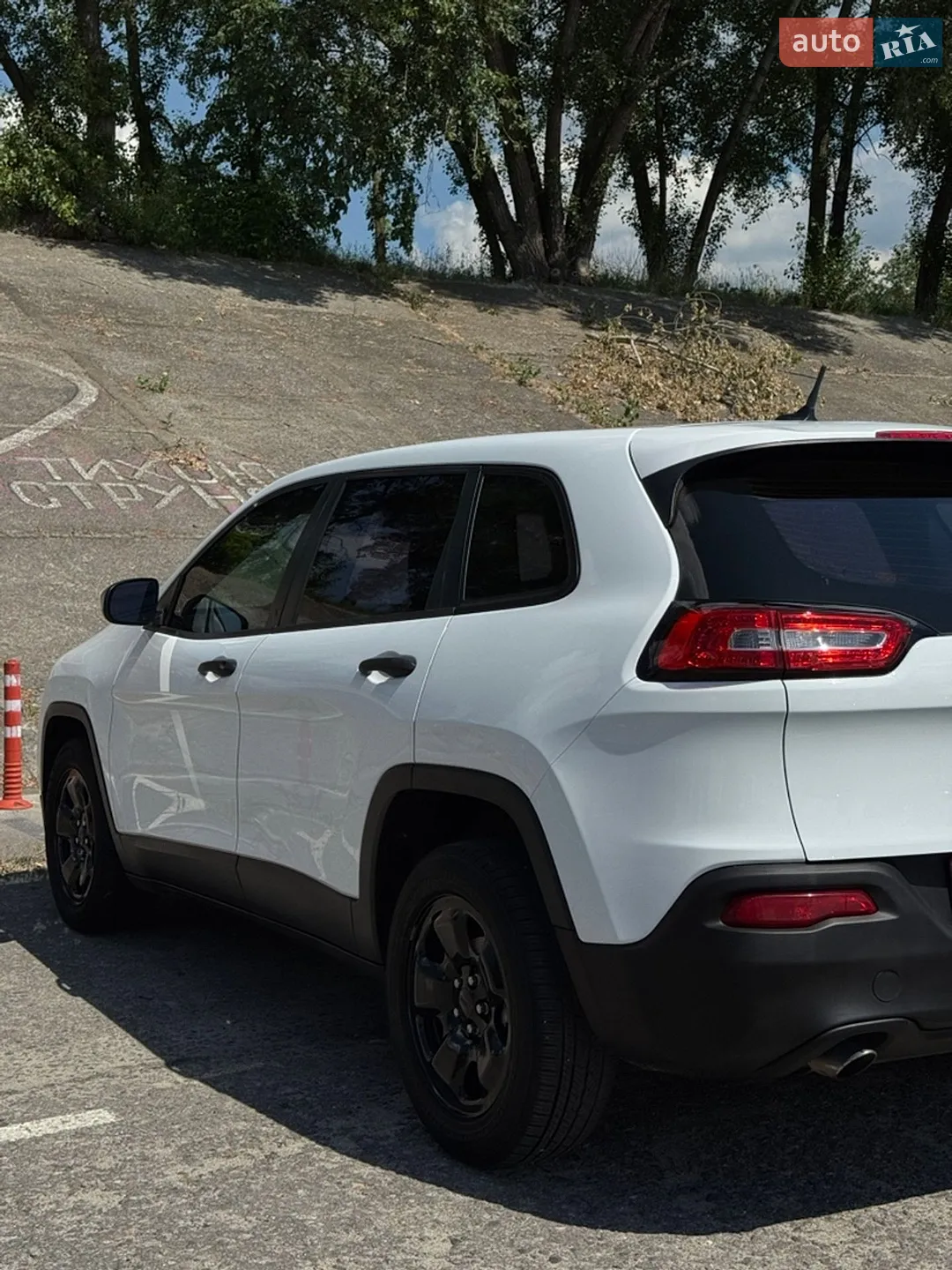 2015 Jeep Cherokee - мініатюра 11