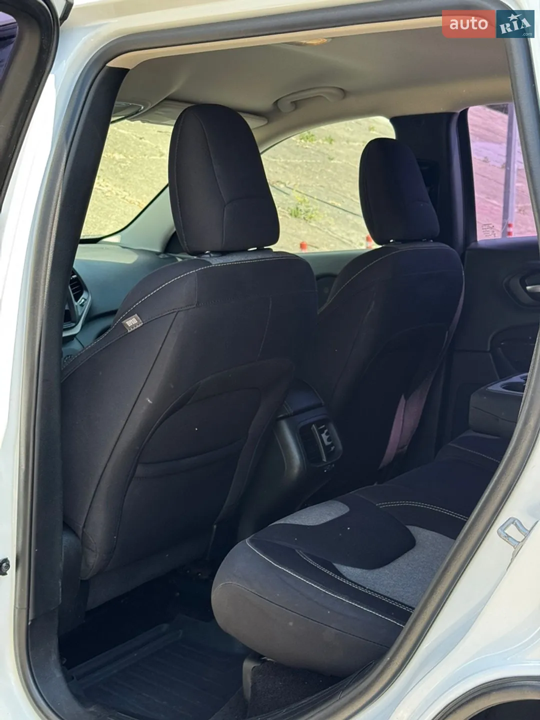2015 Jeep Cherokee - мініатюра 31