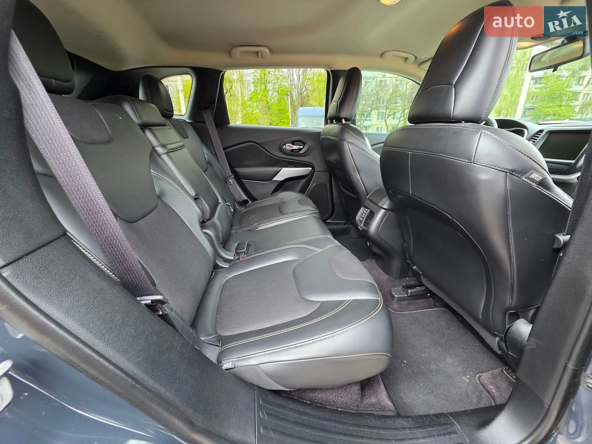 2017 Jeep Cherokee - мініатюра 12