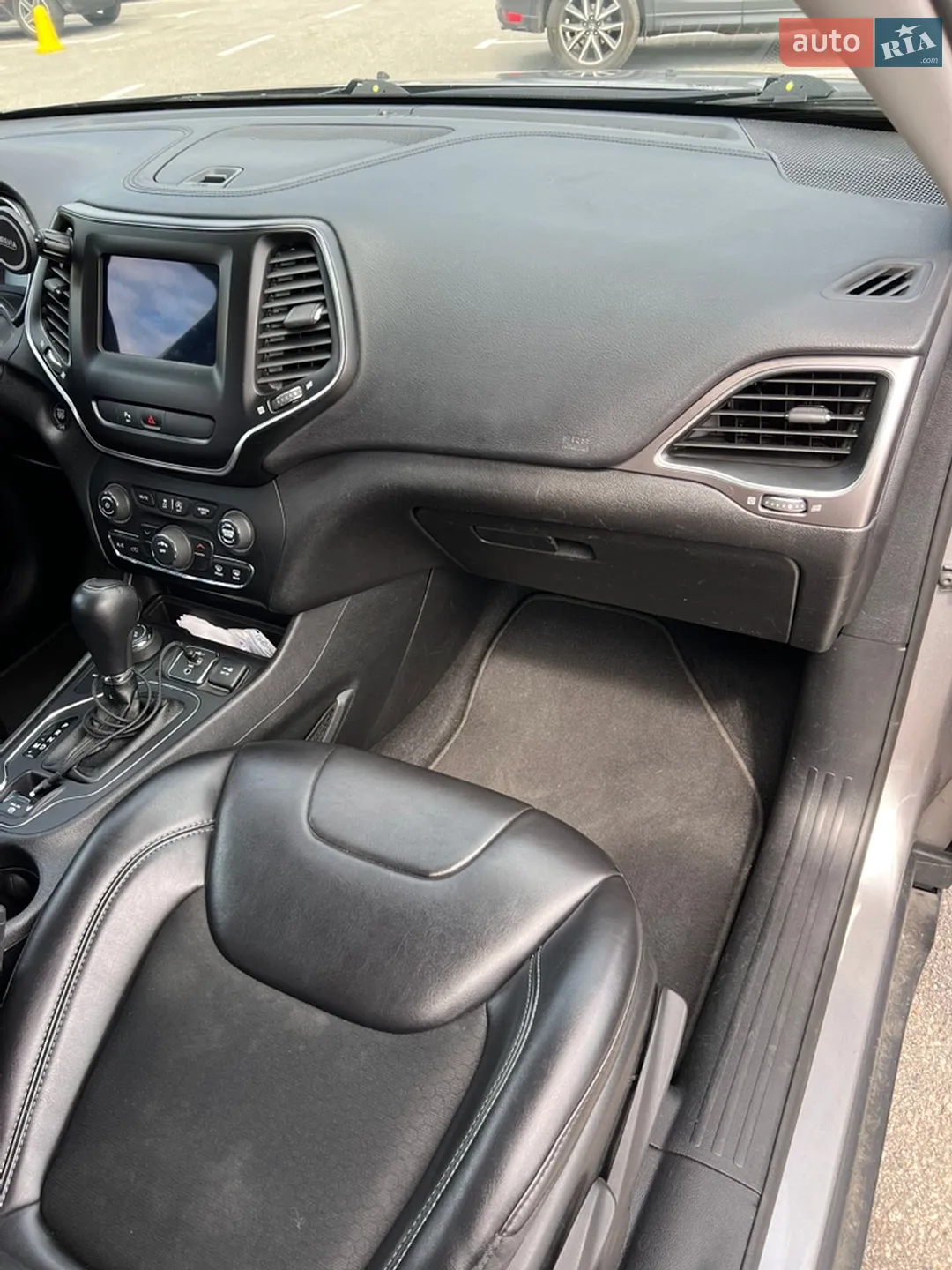 2020 Jeep Cherokee - мініатюра 16