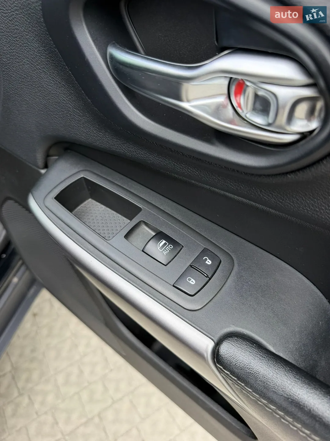 2018 Jeep Cherokee - мініатюра 27
