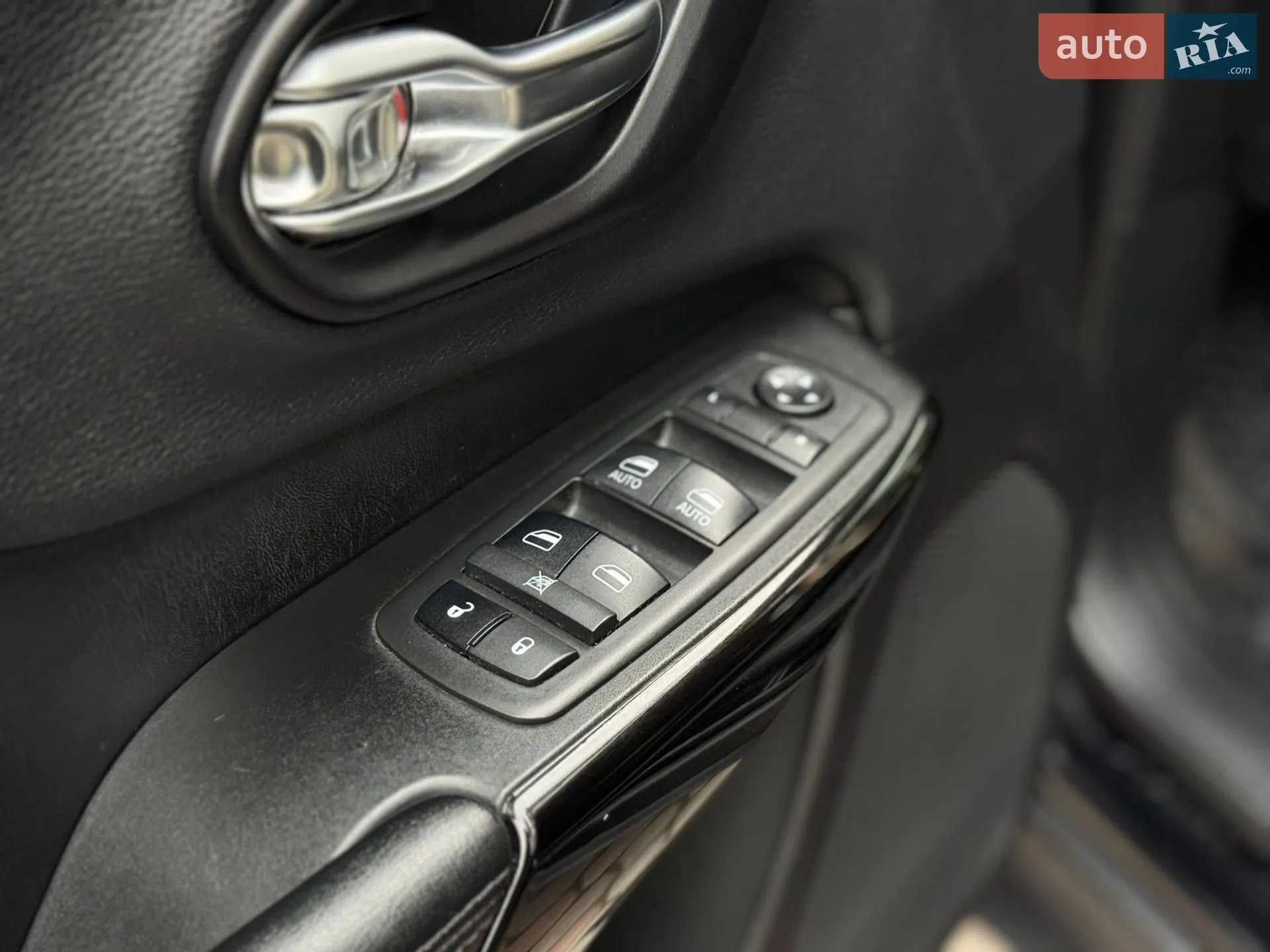 2018 Jeep Cherokee - мініатюра 33