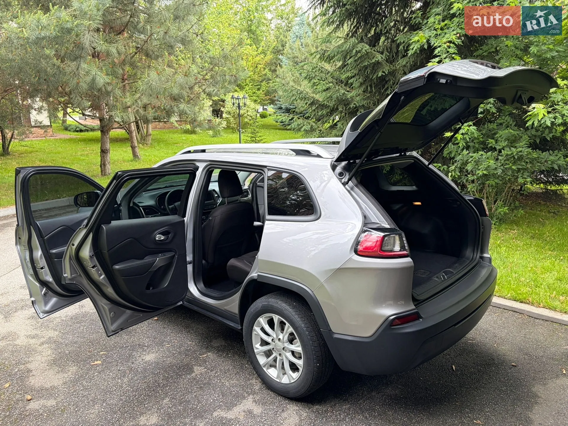 2020 Jeep Cherokee - мініатюра 9