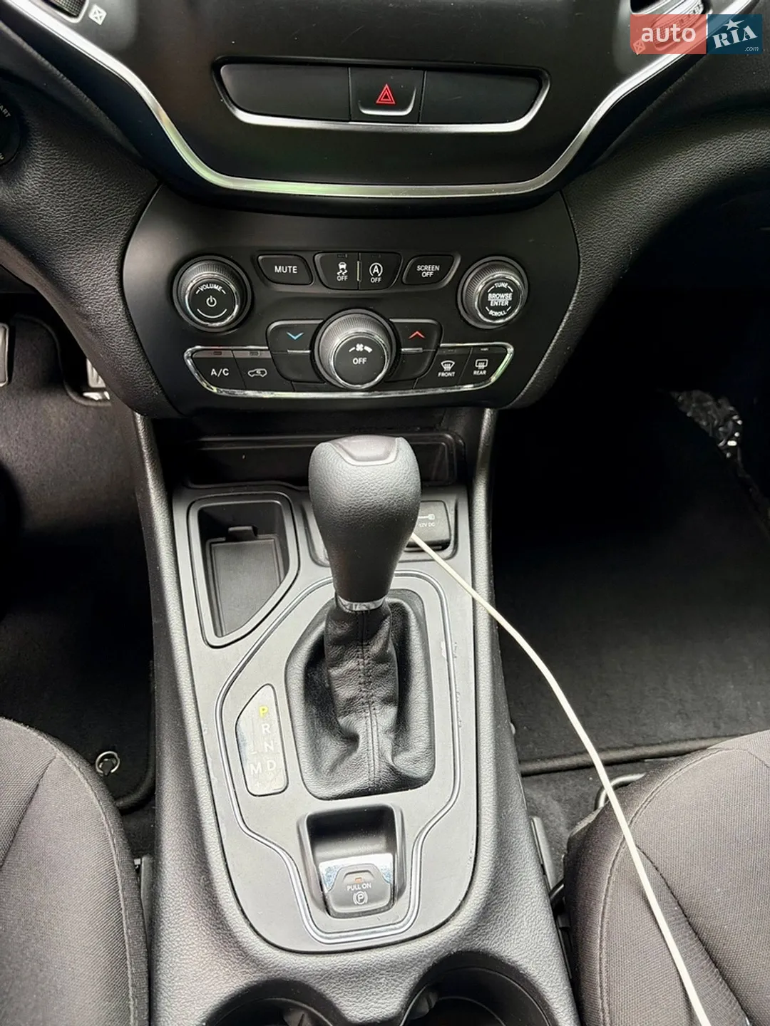 2020 Jeep Cherokee - мініатюра 17