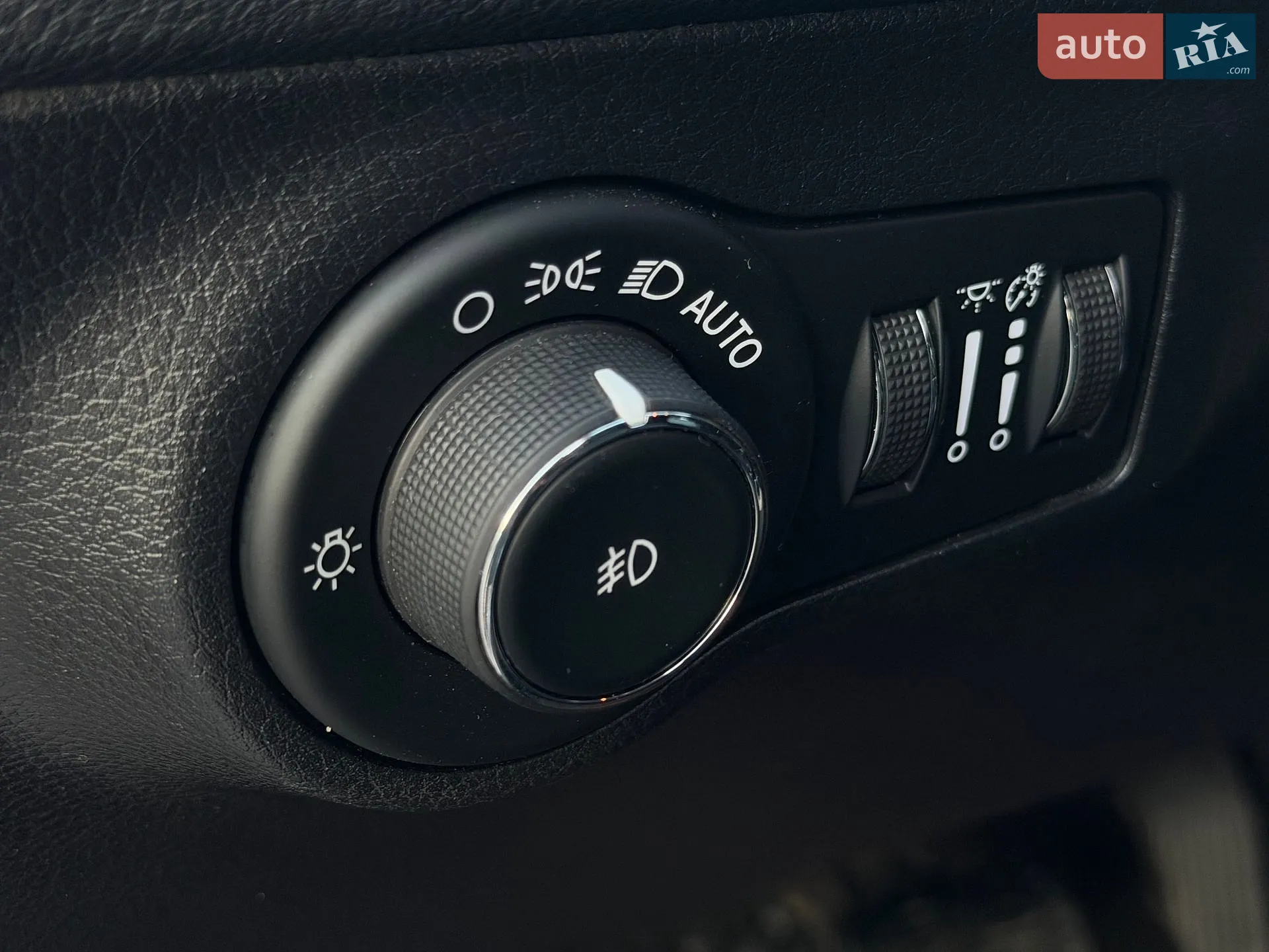 2021 Jeep Cherokee - мініатюра 38
