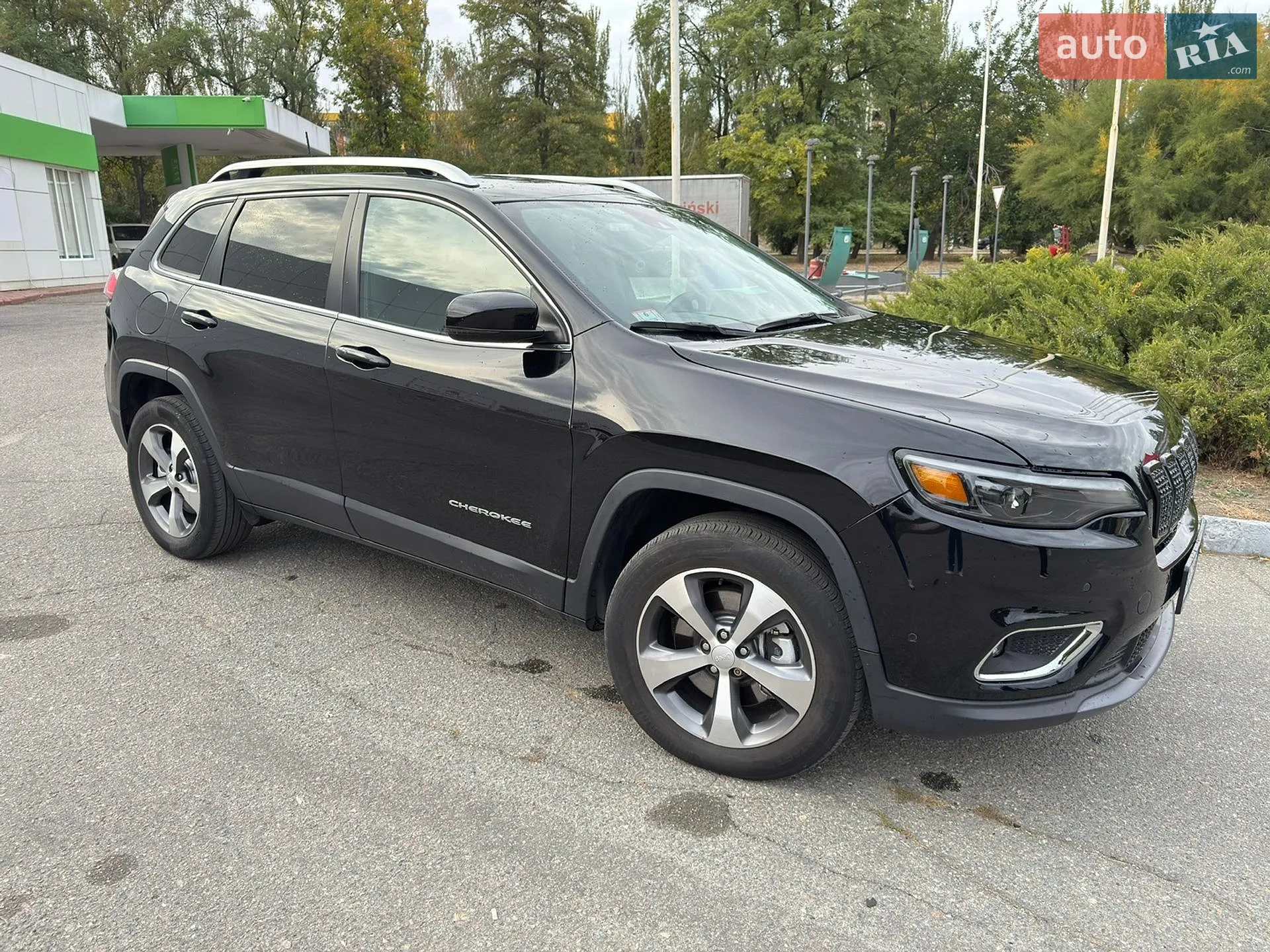 2020 Jeep Cherokee - фото 1