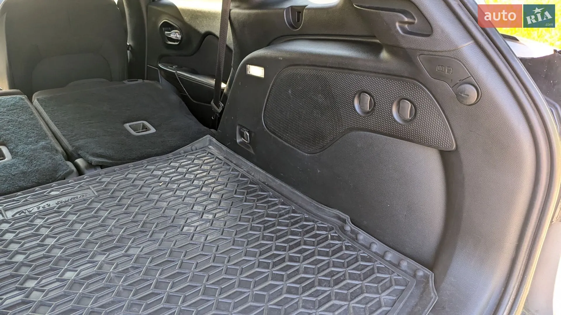 2015 Jeep Cherokee - мініатюра 17
