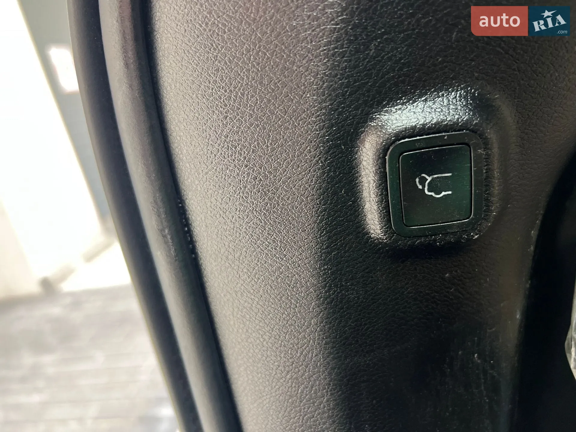 2020 Jeep Cherokee - мініатюра 15