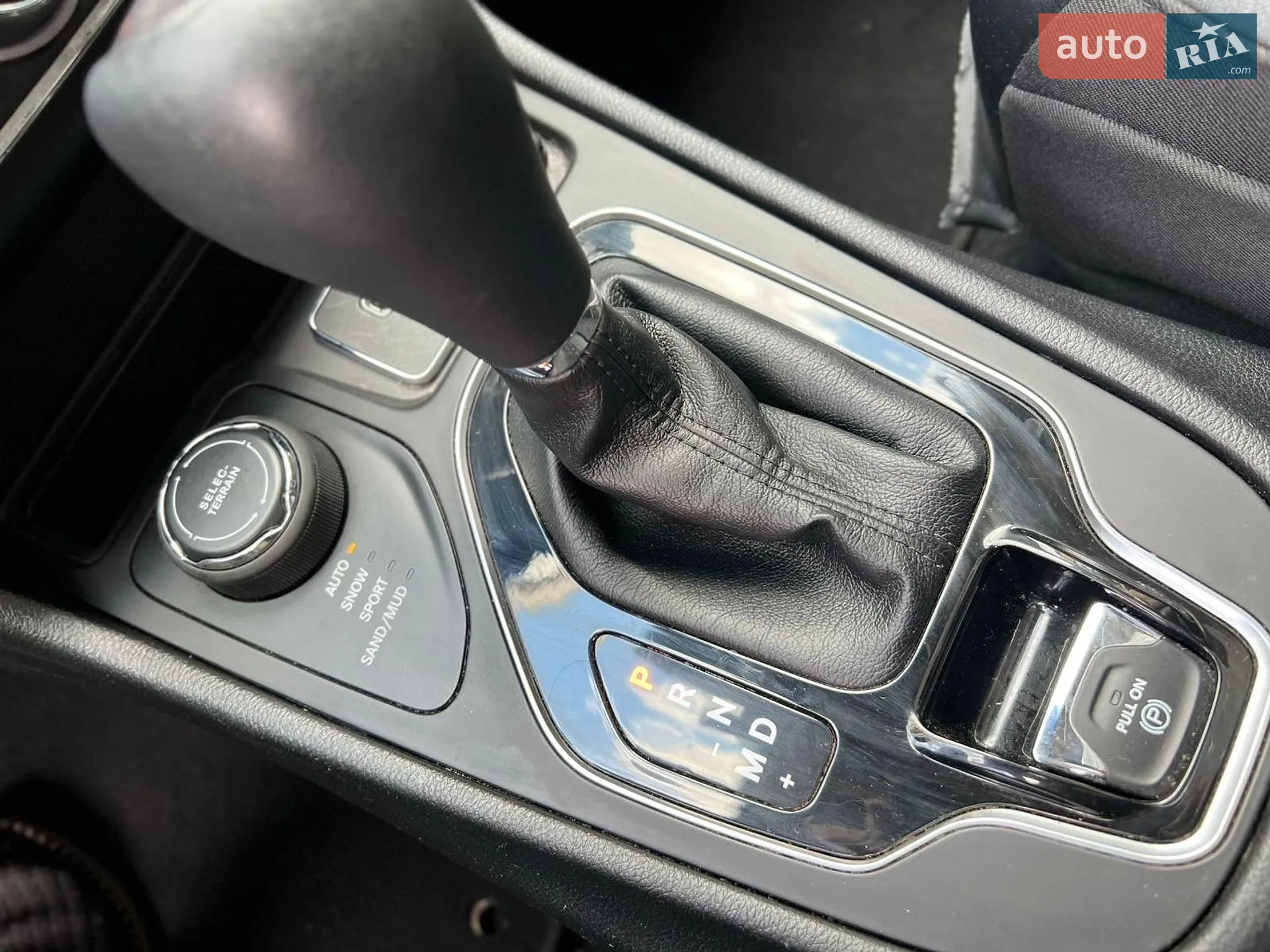 2020 Jeep Cherokee - мініатюра 35