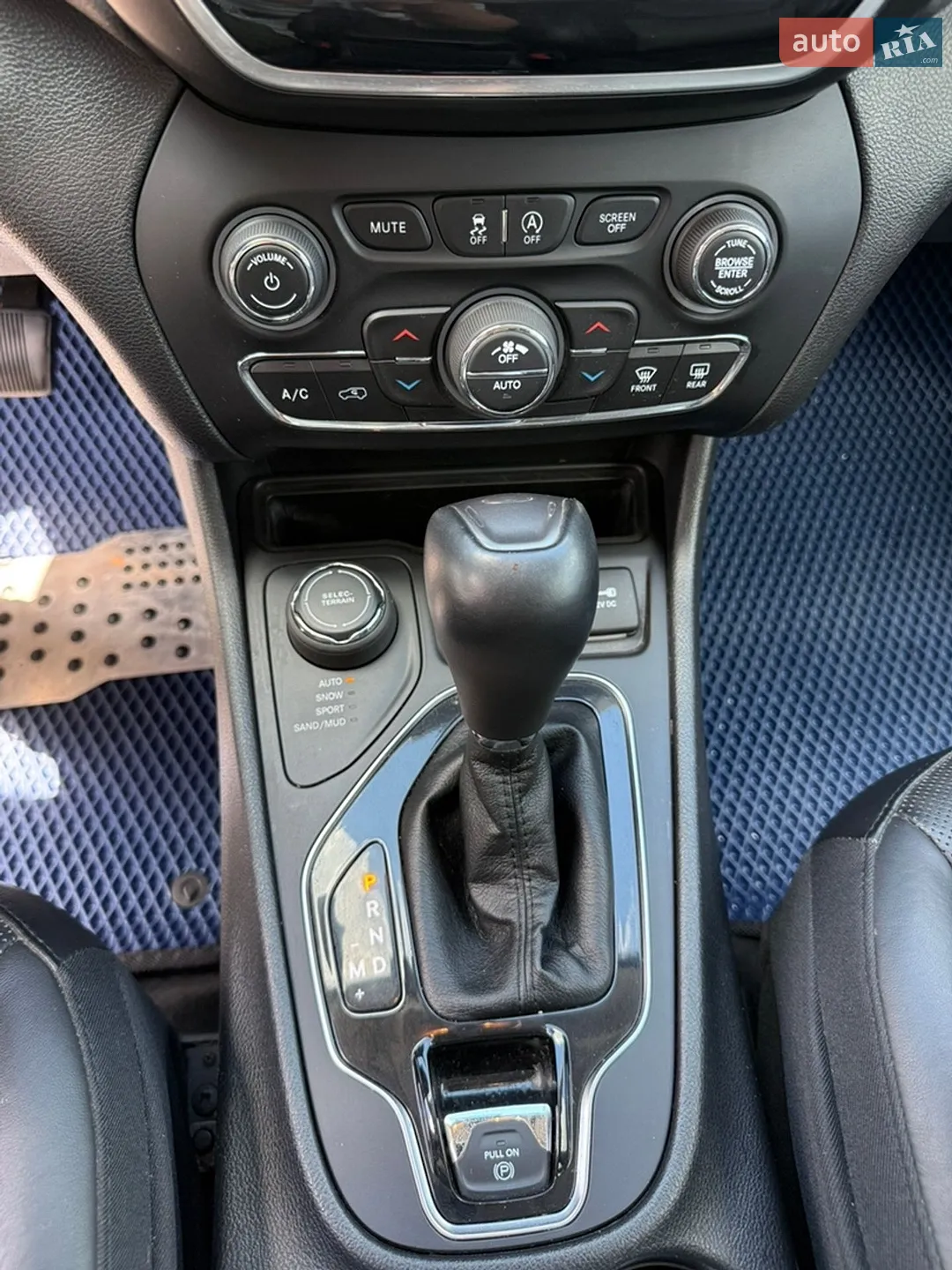 2019 Jeep Cherokee - мініатюра 13