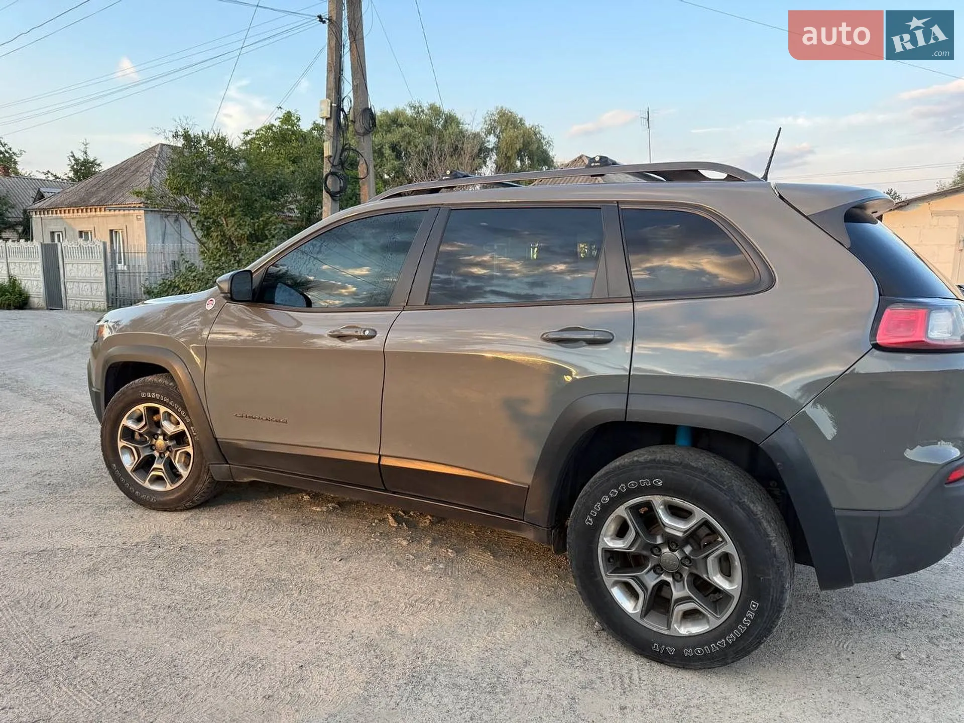2019 Jeep Cherokee - мініатюра 3