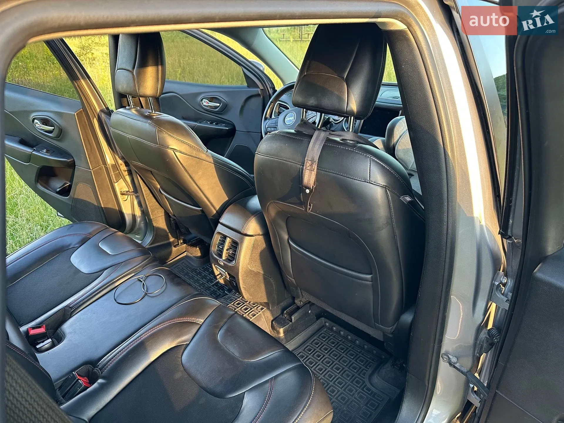 2019 Jeep Cherokee - мініатюра 23