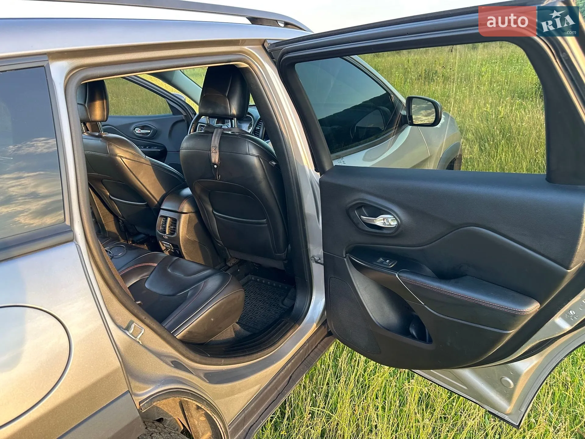 2019 Jeep Cherokee - мініатюра 24
