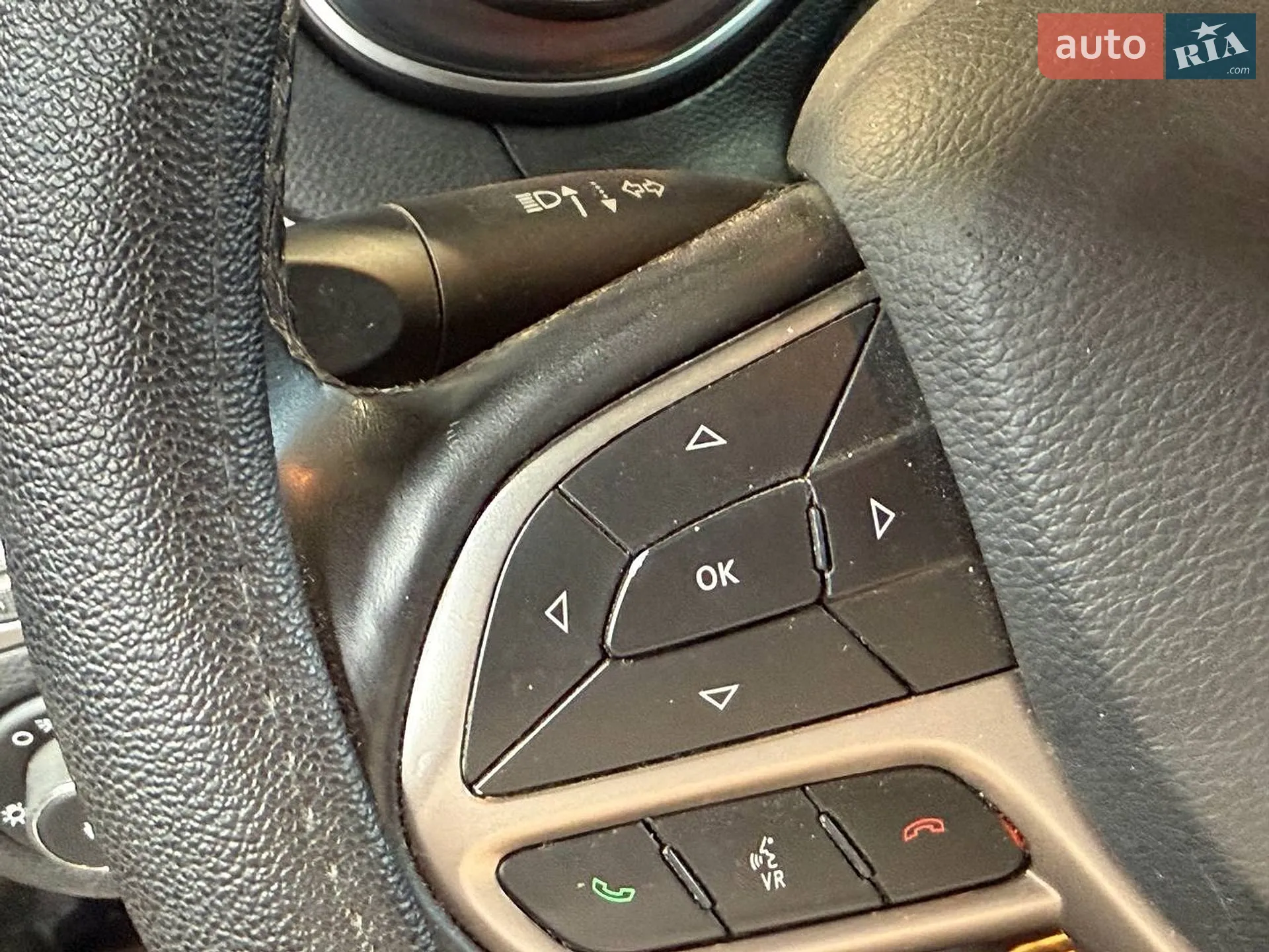 2019 Jeep Cherokee - мініатюра 23