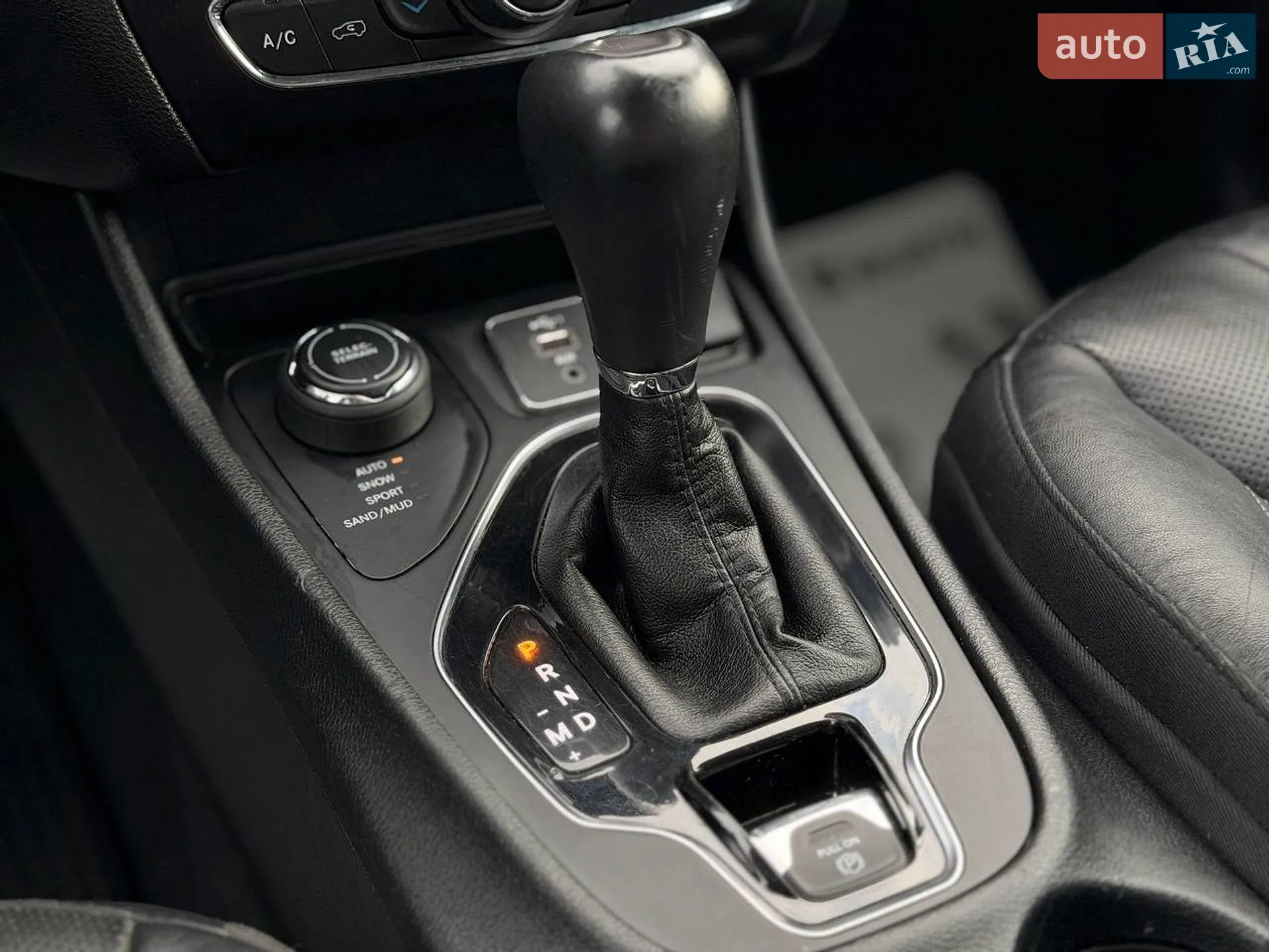 2019 Jeep Cherokee - мініатюра 13