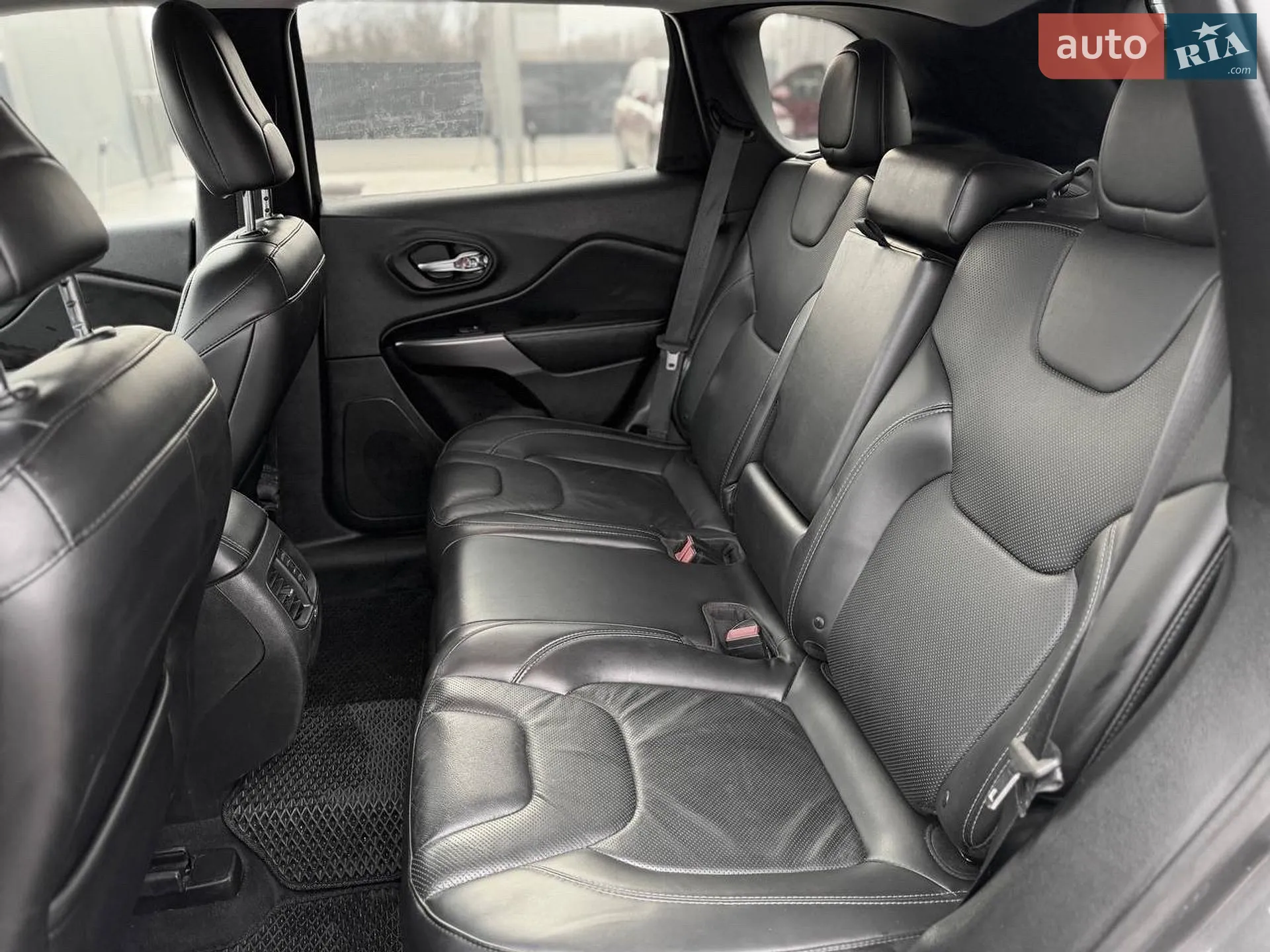 2019 Jeep Cherokee - мініатюра 19