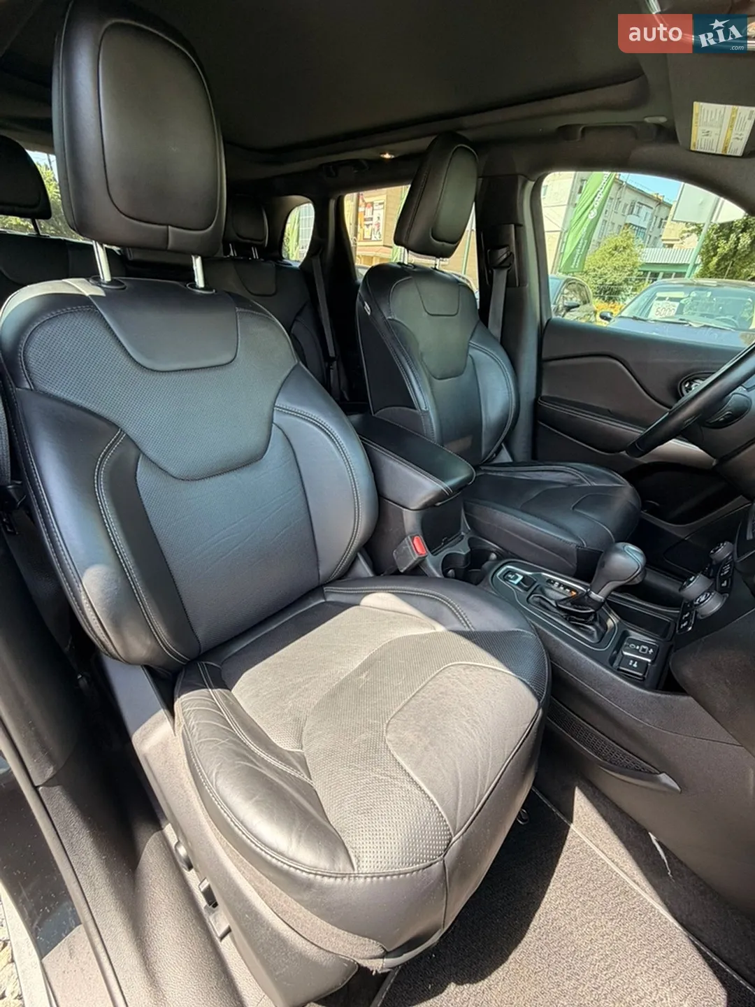 2020 Jeep Cherokee - мініатюра 23
