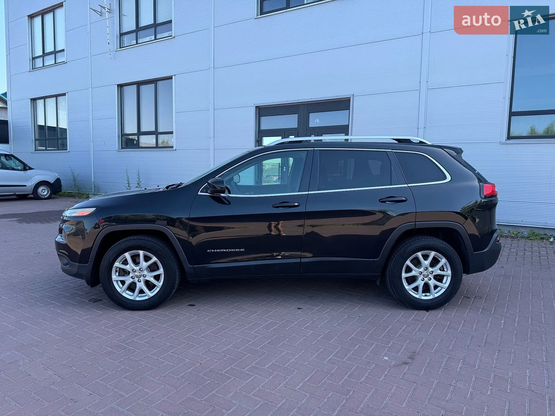 2016 Jeep Cherokee - мініатюра 16