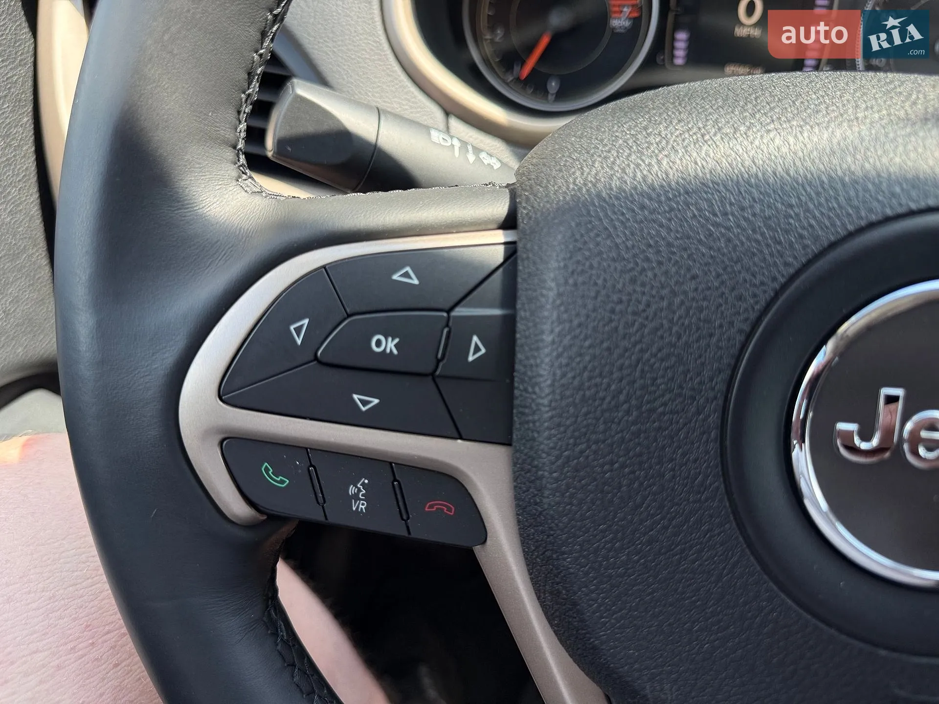 2017 Jeep Cherokee - мініатюра 29