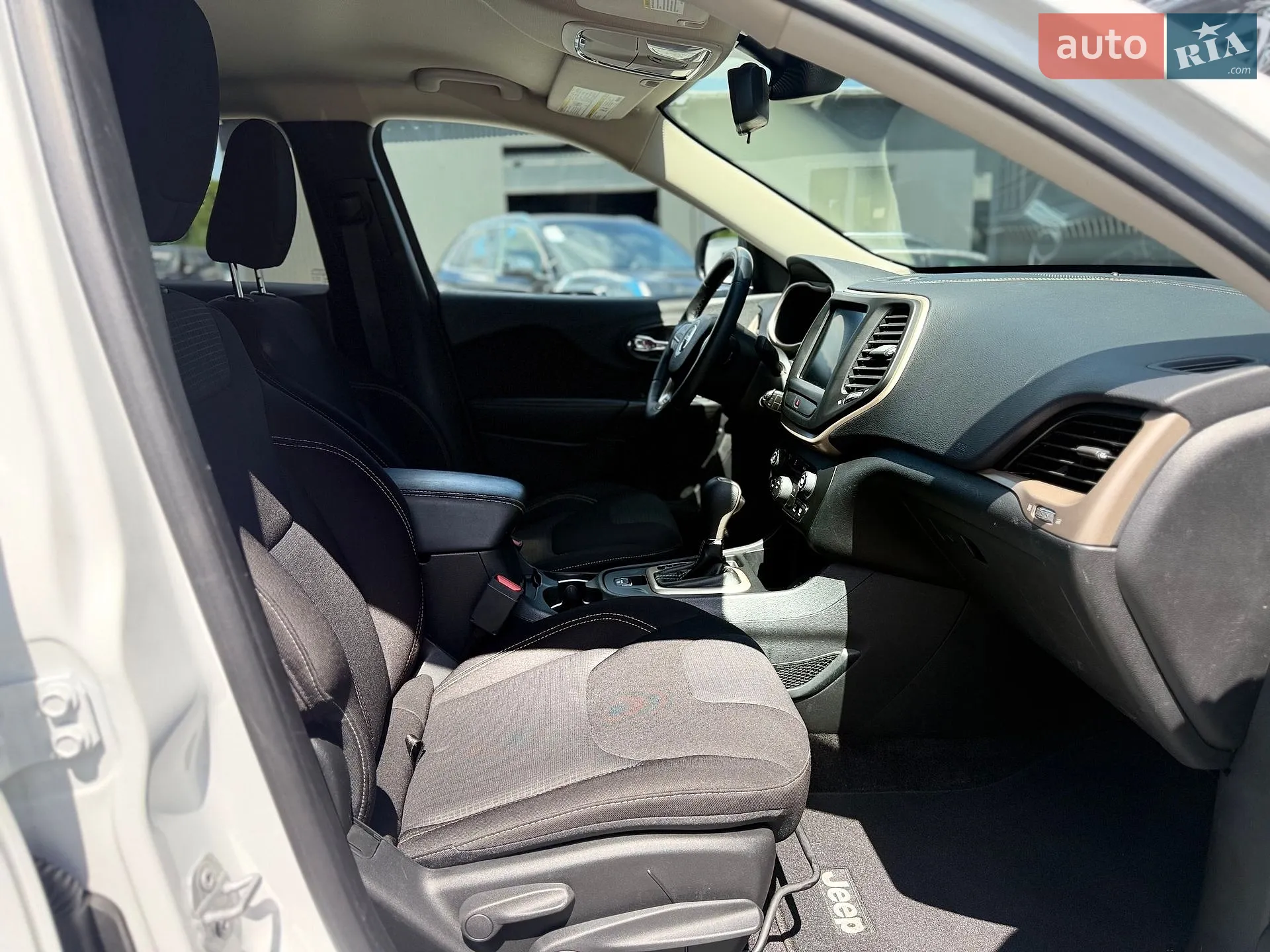 2017 Jeep Cherokee - мініатюра 35