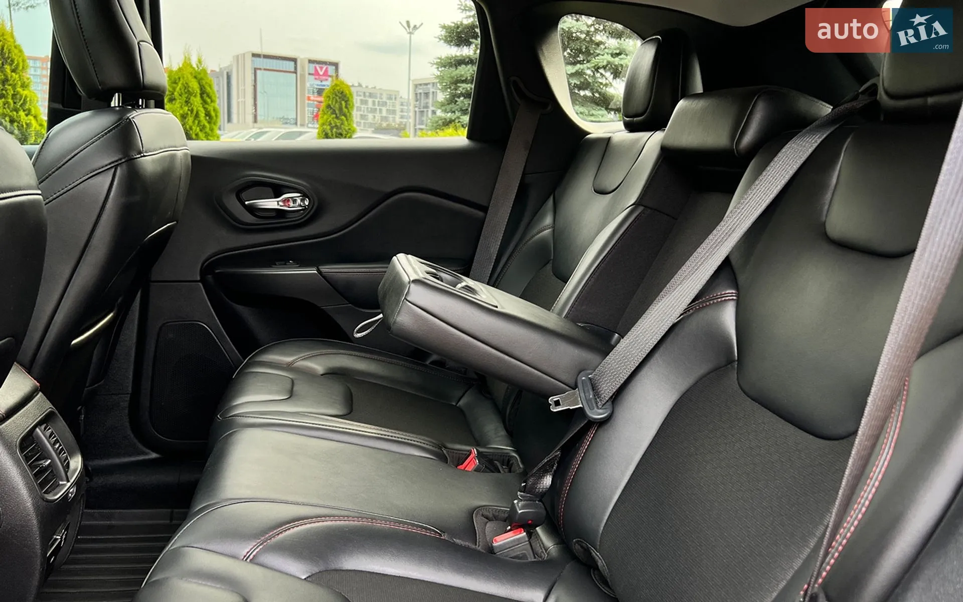 2019 Jeep Cherokee - мініатюра 26