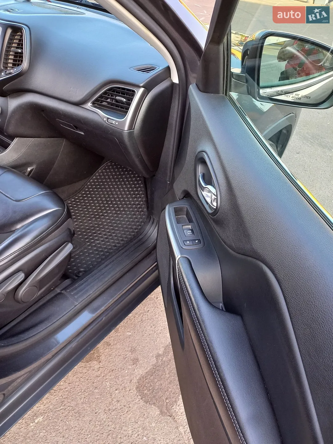 2019 Jeep Cherokee - мініатюра 19
