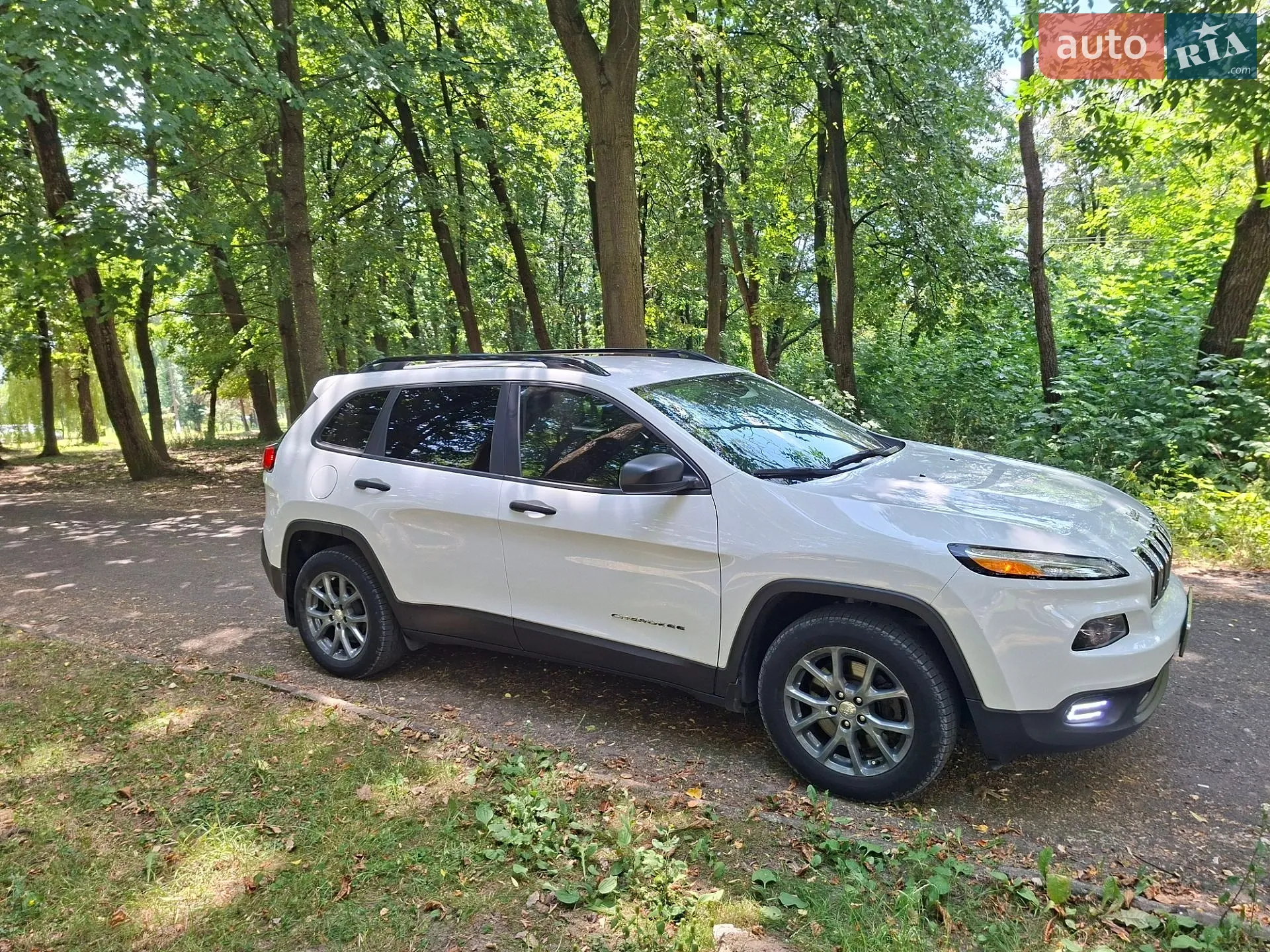 2016 Jeep Cherokee - мініатюра 3