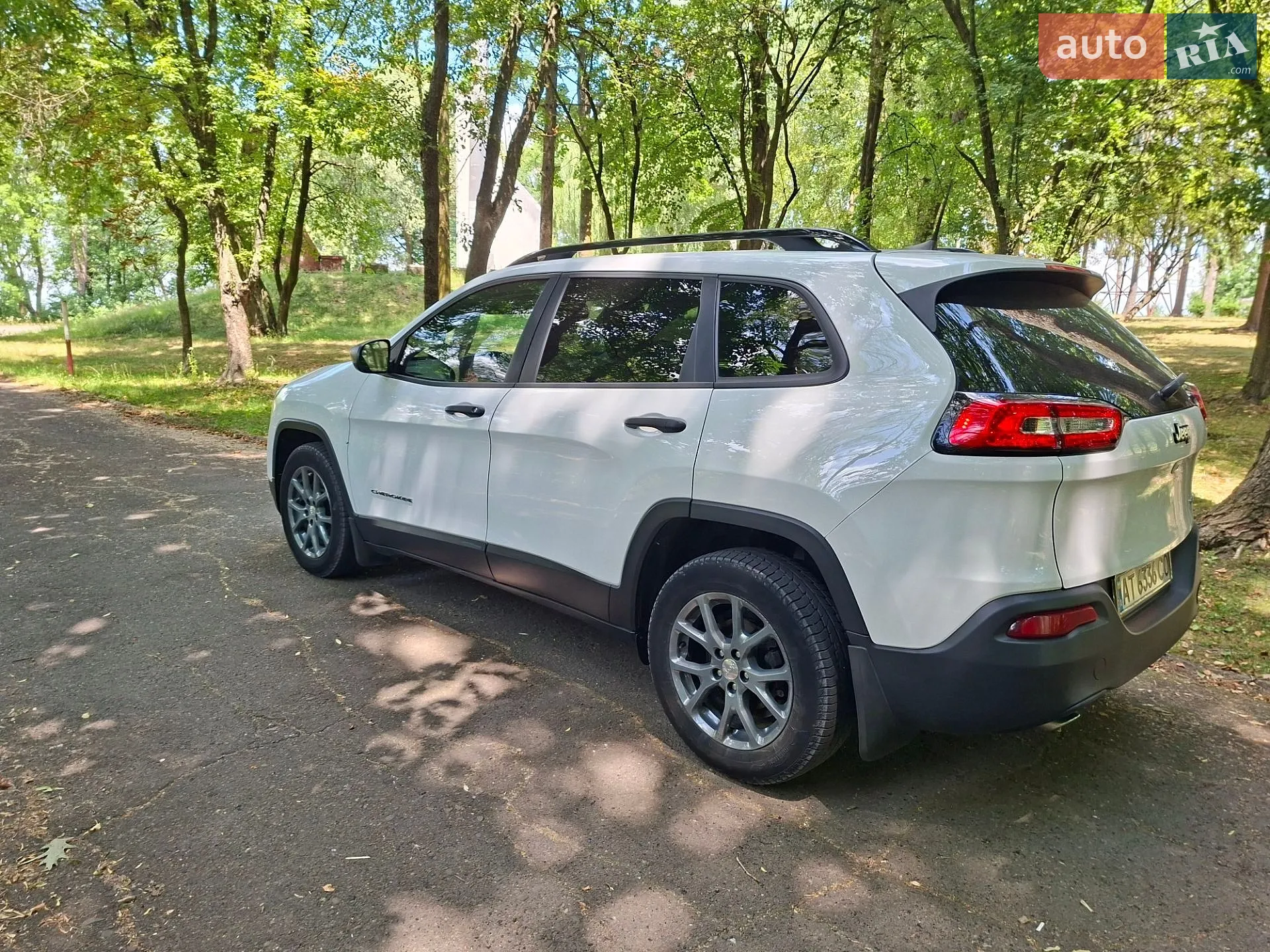 2016 Jeep Cherokee - мініатюра 10