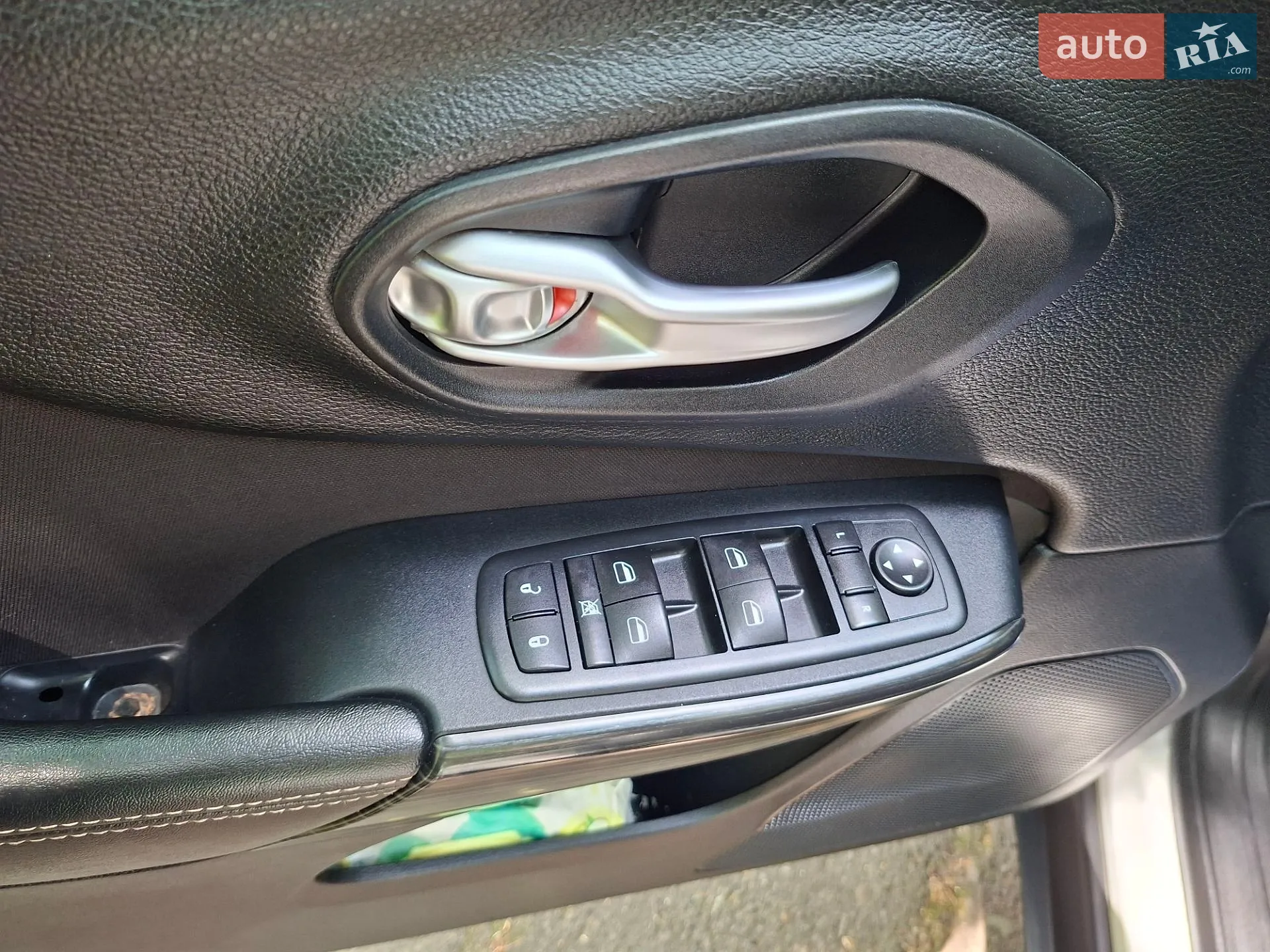 2016 Jeep Cherokee - мініатюра 22