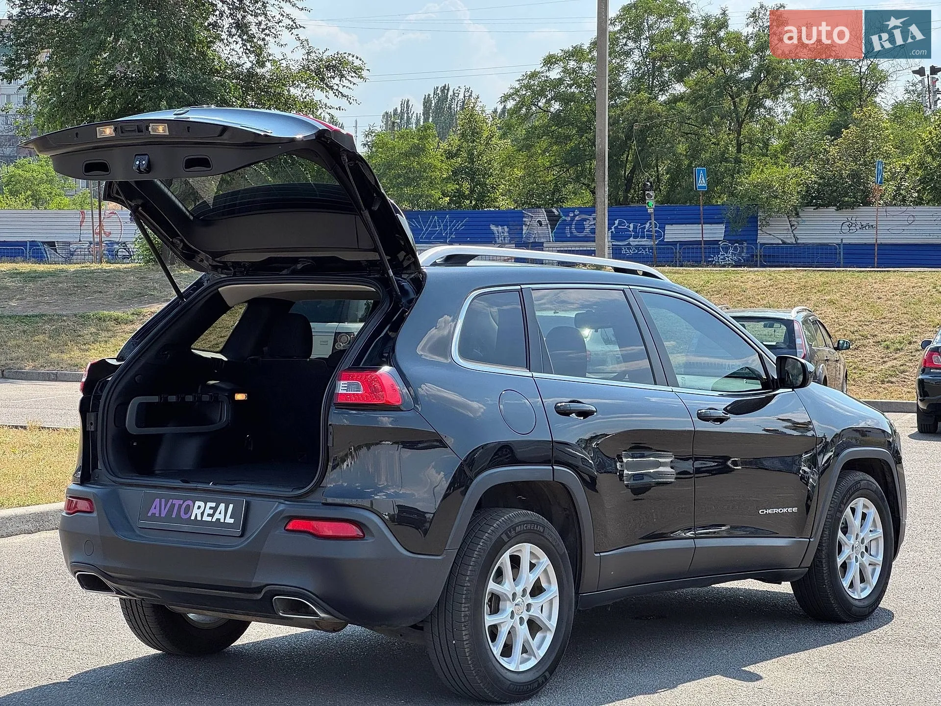2015 Jeep Cherokee - мініатюра 18