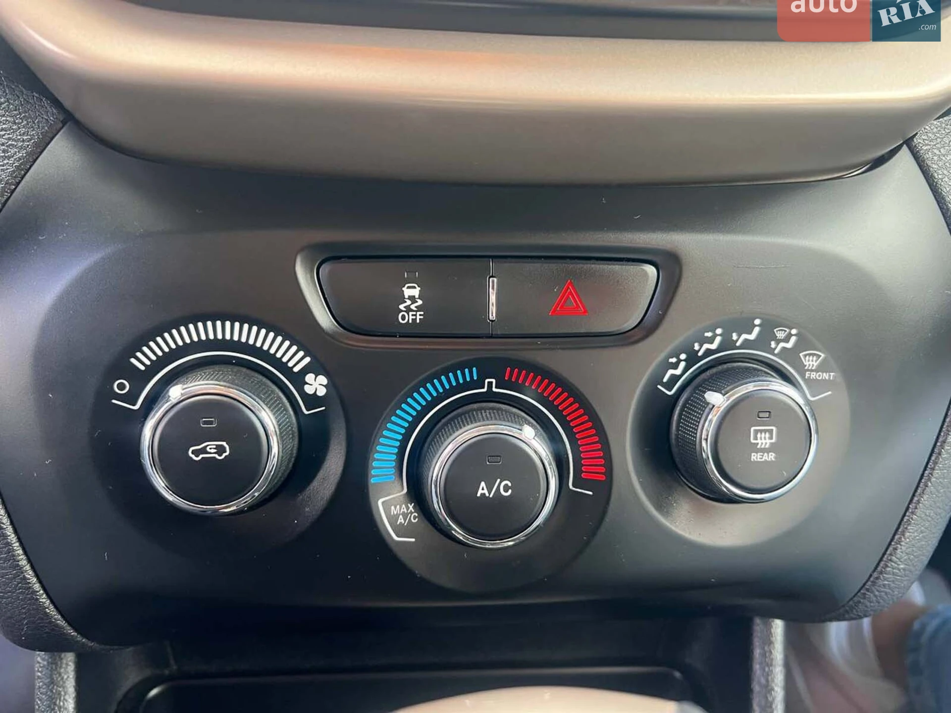 2017 Jeep Cherokee - мініатюра 30