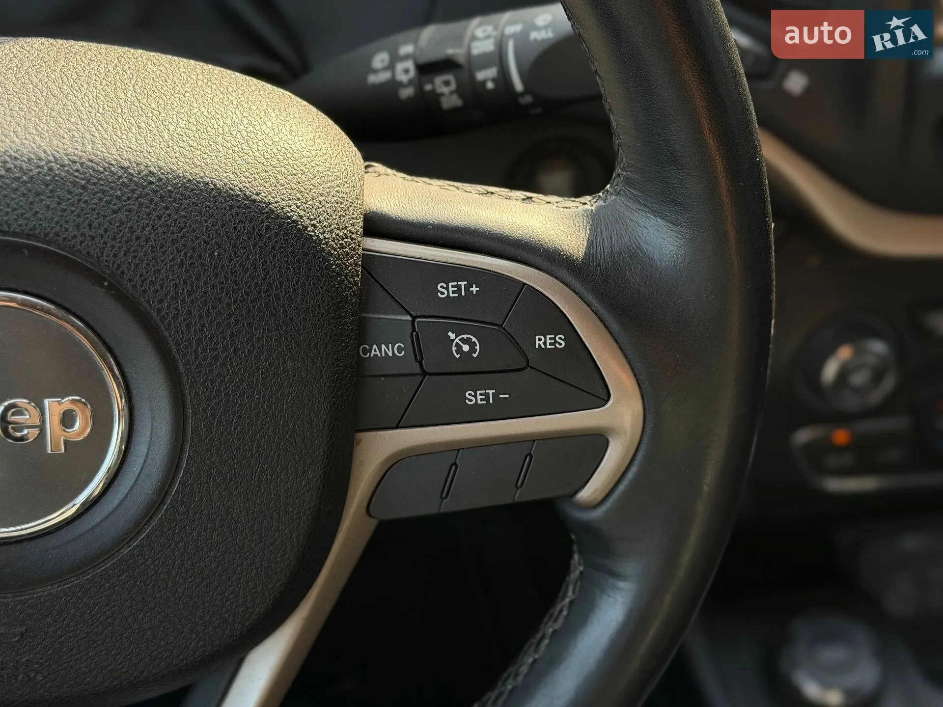 2016 Jeep Cherokee - мініатюра 35