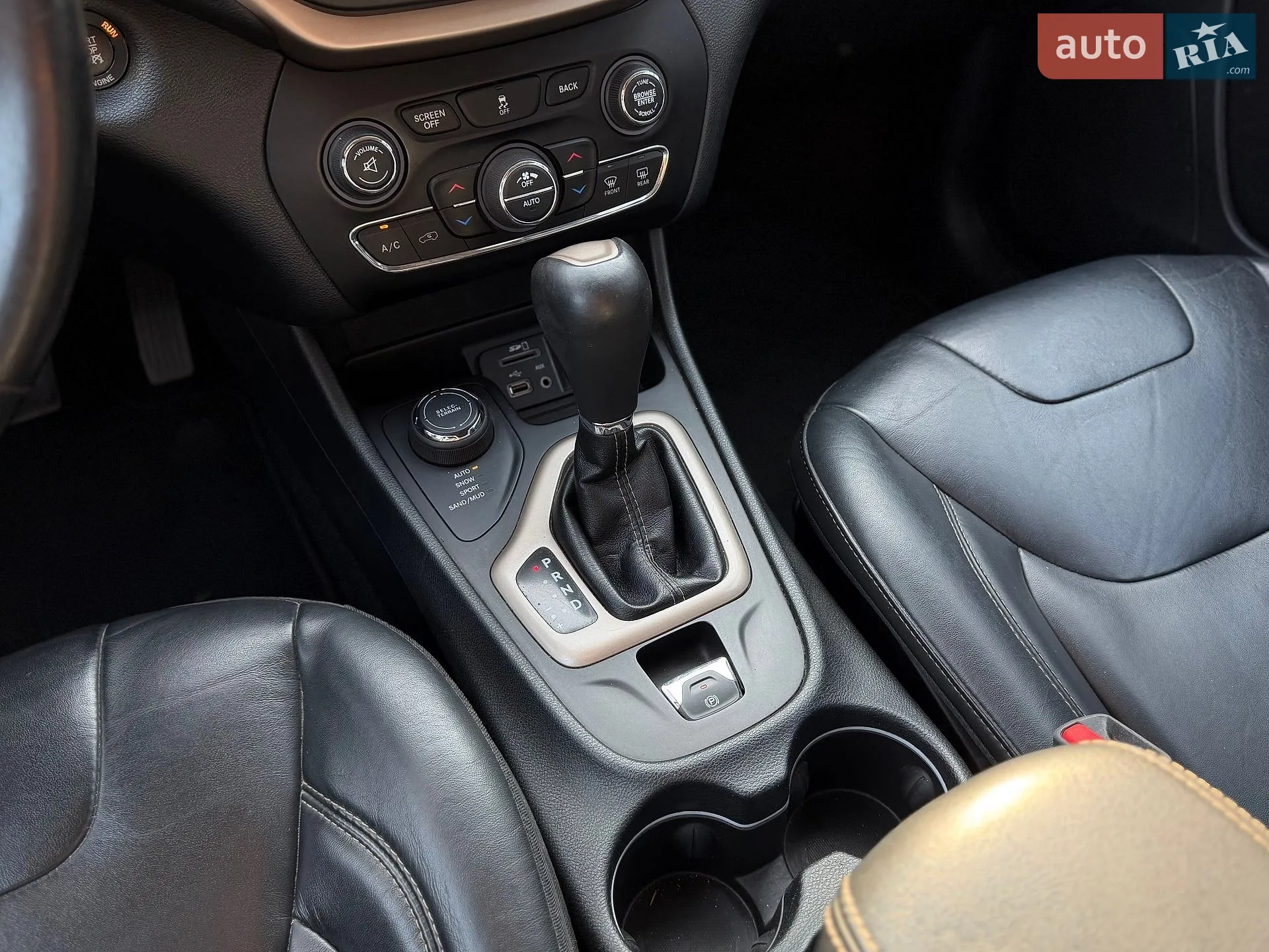 2016 Jeep Cherokee - мініатюра 43