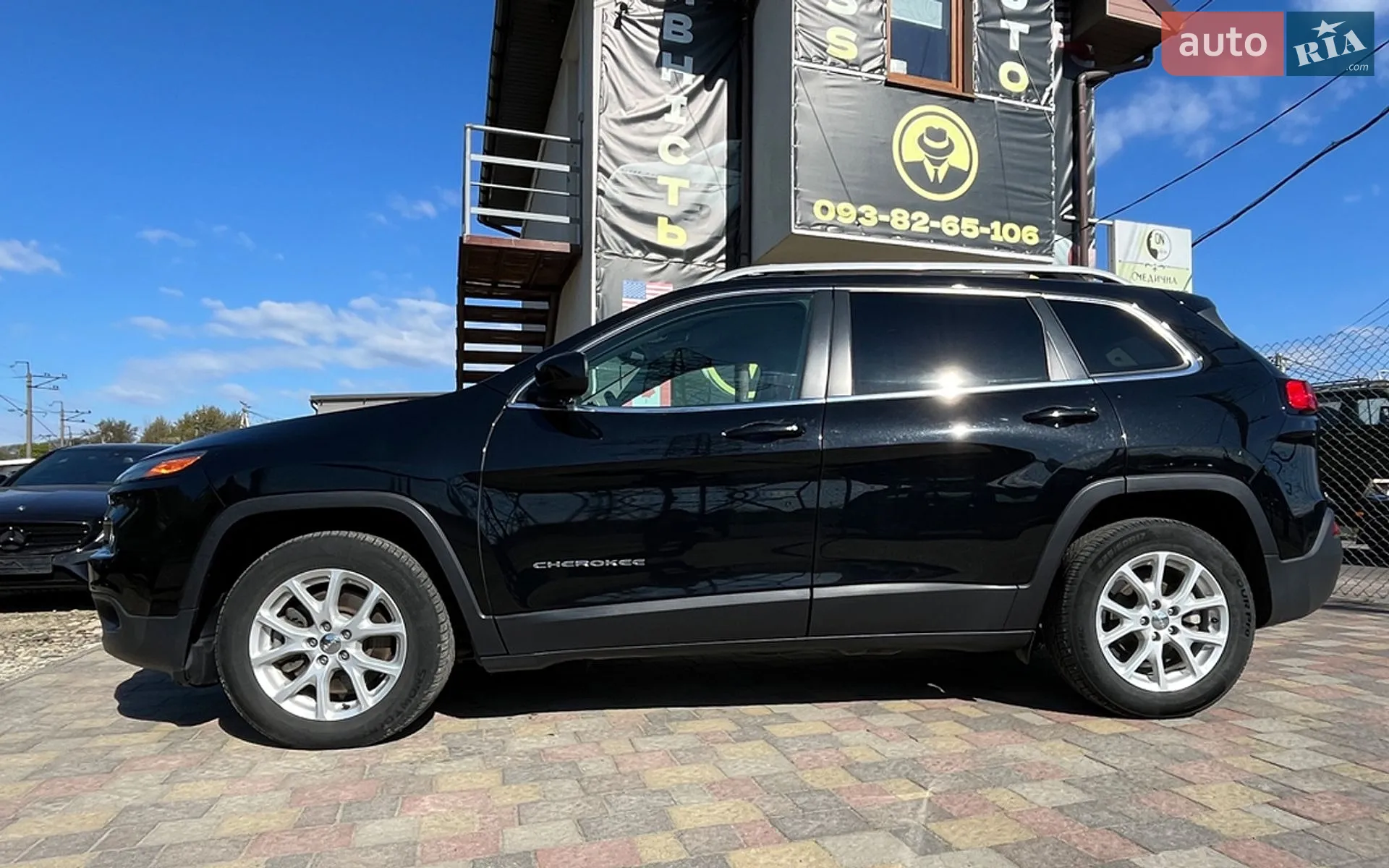 2016 Jeep Cherokee - мініатюра 4