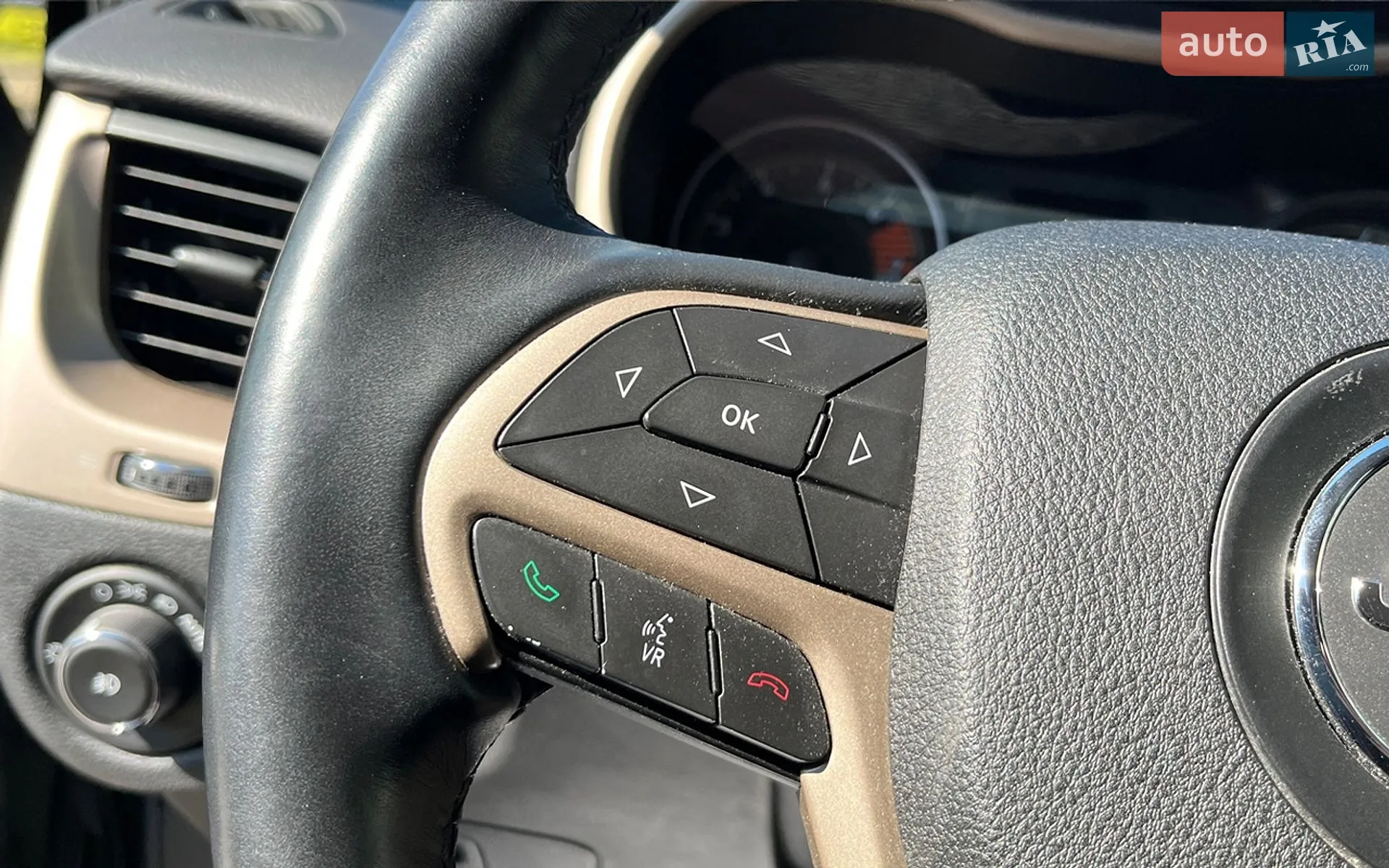 2016 Jeep Cherokee - мініатюра 16