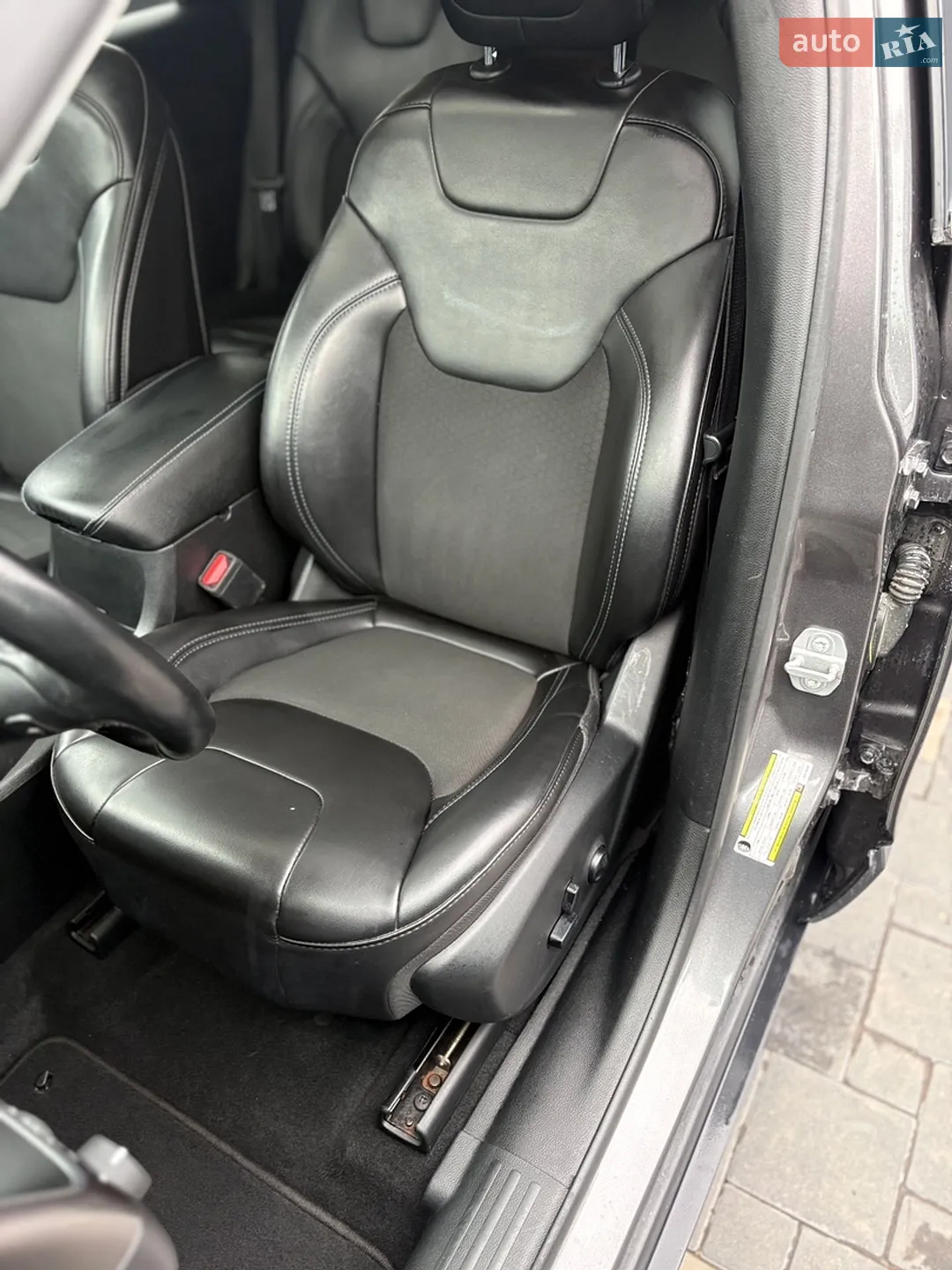 2019 Jeep Cherokee - мініатюра 36