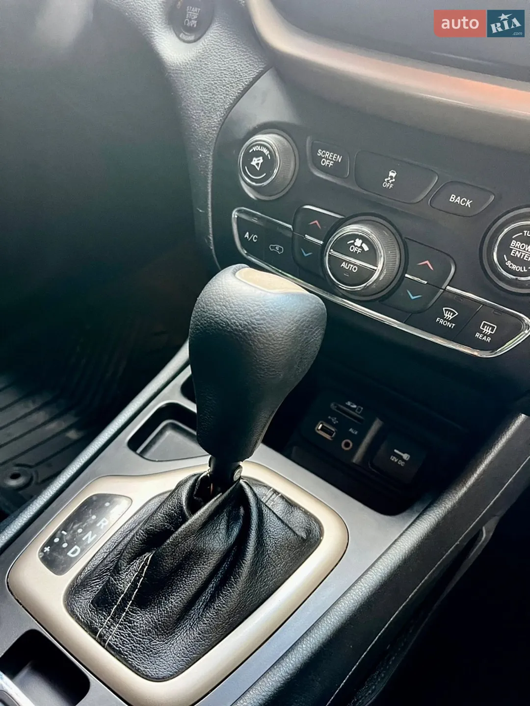 2014 Jeep Cherokee - мініатюра 38