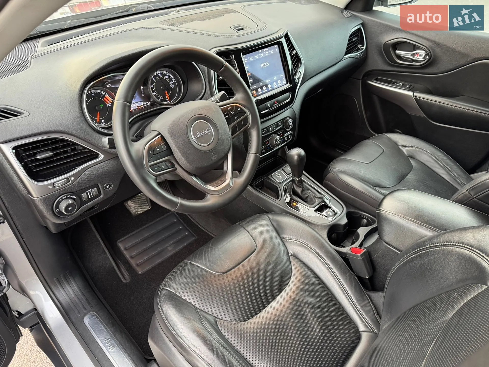 2019 Jeep Cherokee - мініатюра 31