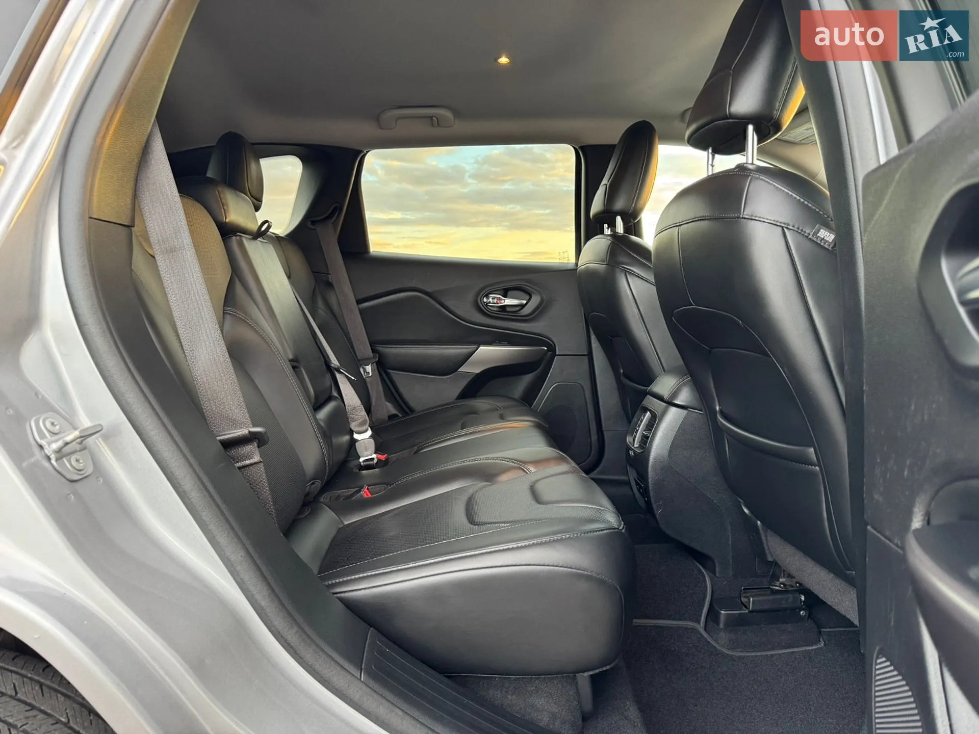 2019 Jeep Cherokee - мініатюра 68
