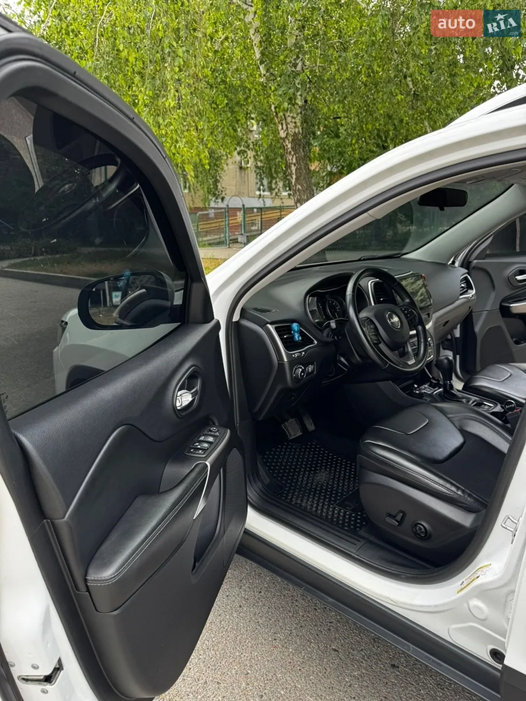 2019 Jeep Cherokee - мініатюра 6