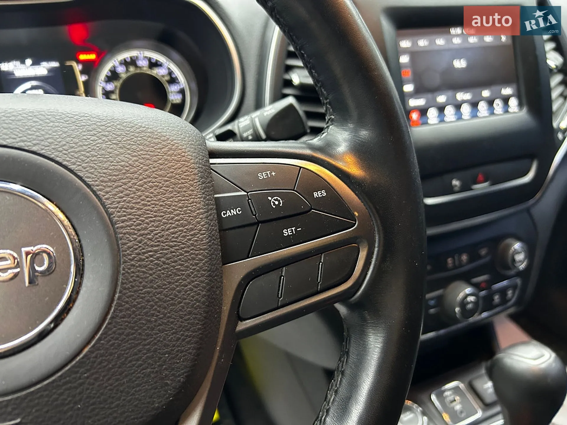 2020 Jeep Cherokee - мініатюра 19