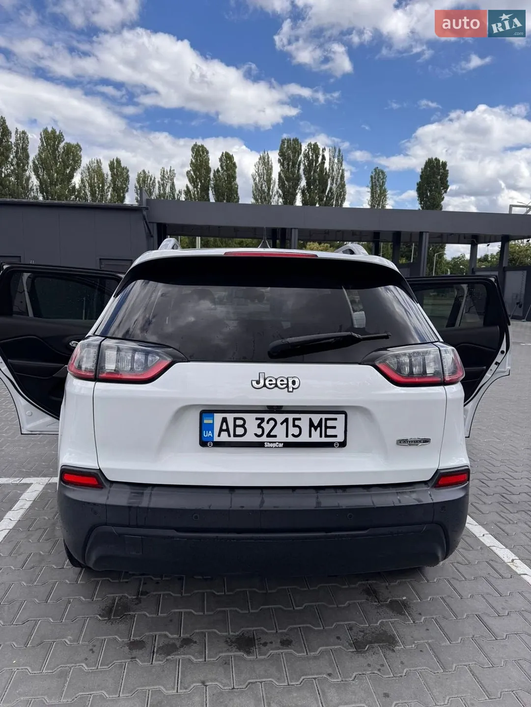 2020 Jeep Cherokee - мініатюра 3